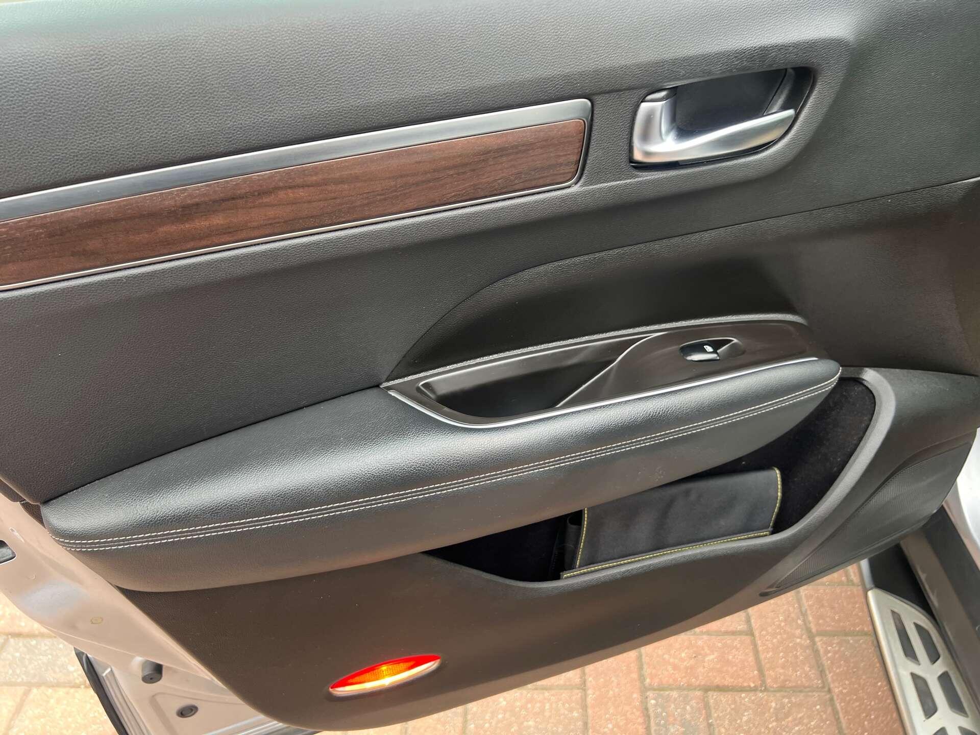 Renault Koleos view 50