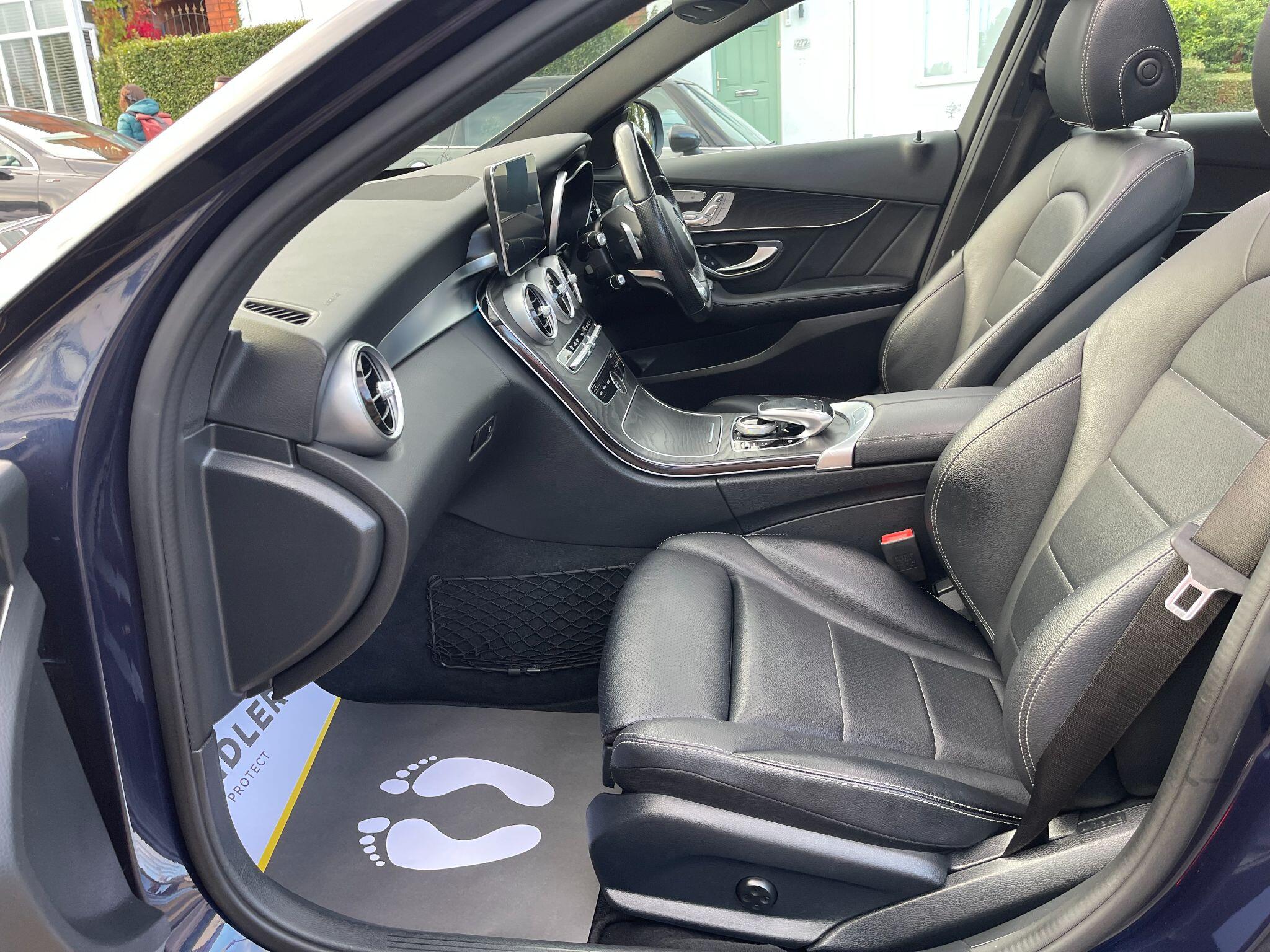 Mercedes-Benz C-Class view 40