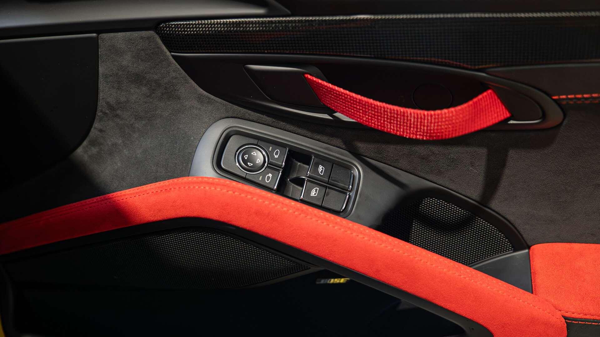 Porsche 911 view 29
