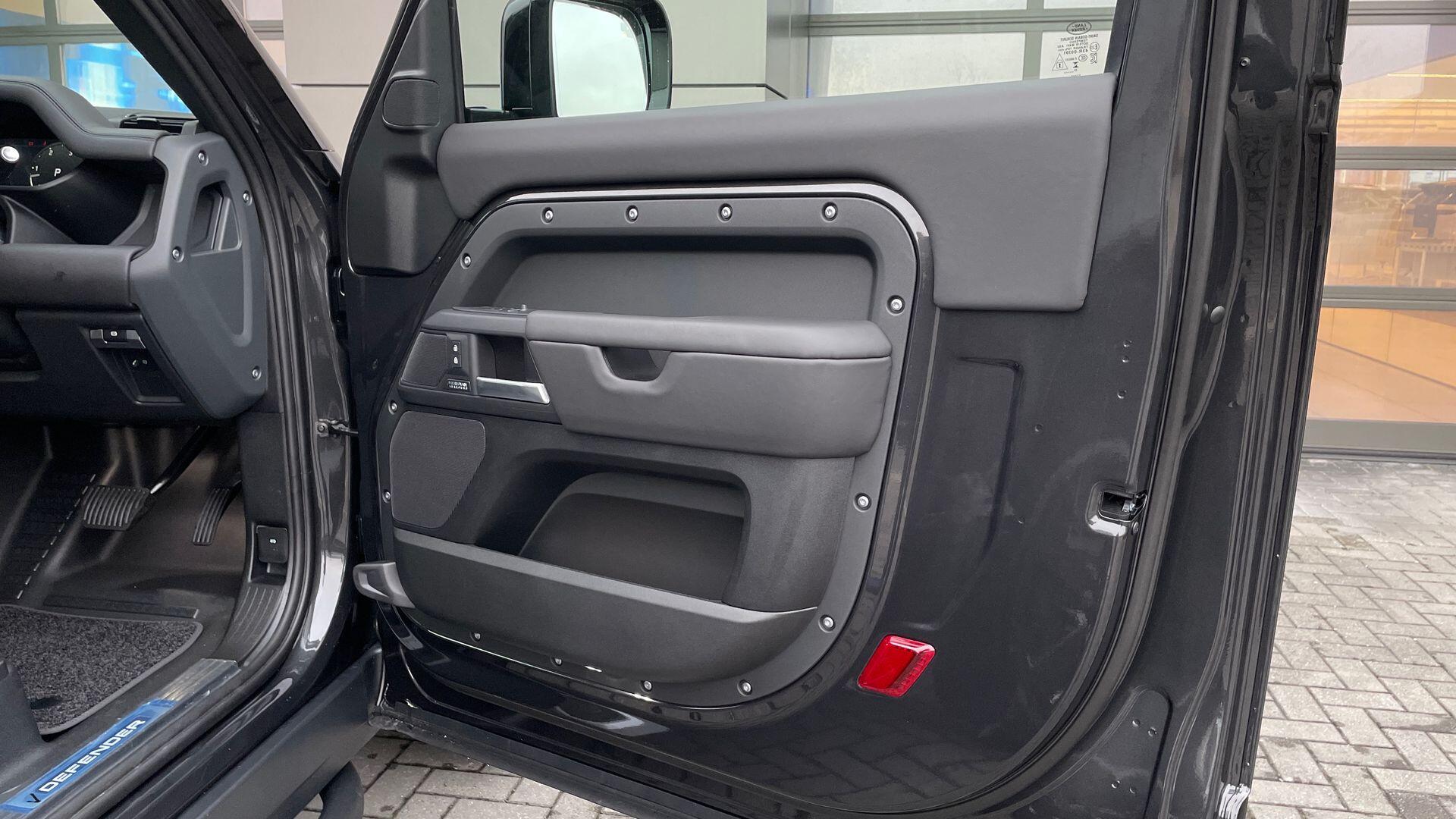 Land Rover Defender view 46