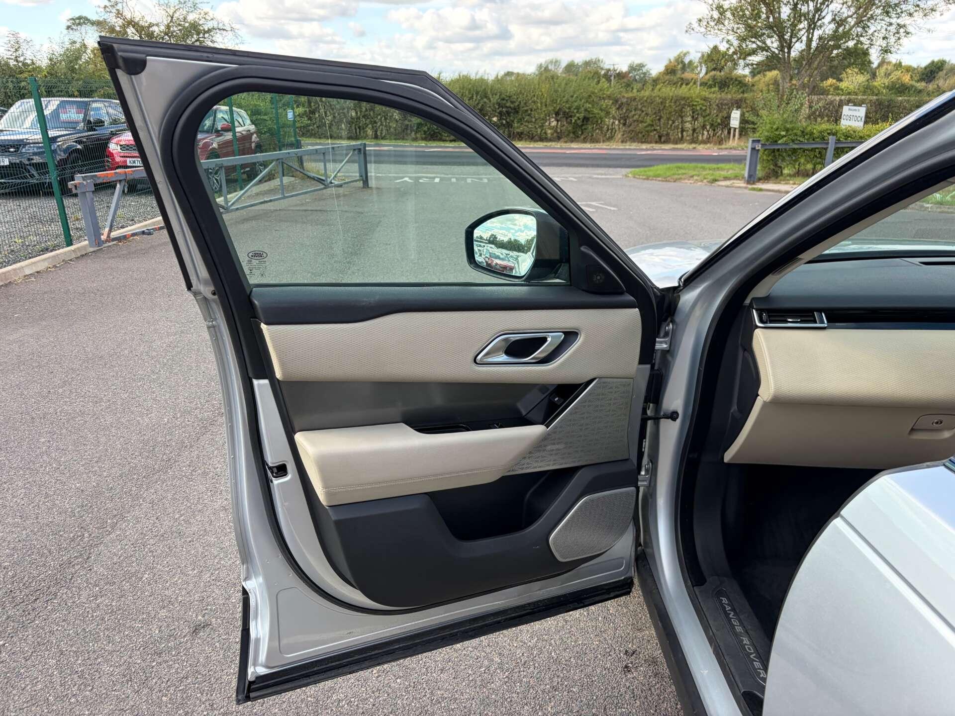 Land Rover Range Rover Velar view 14