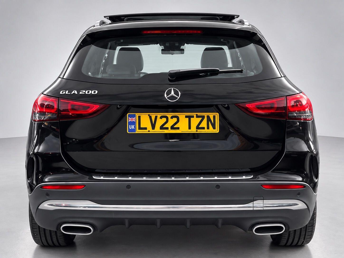 Mercedes-Benz GLA view 12
