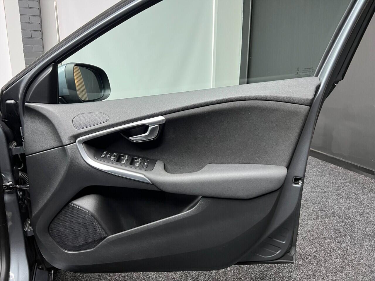 Volvo V40 view 33
