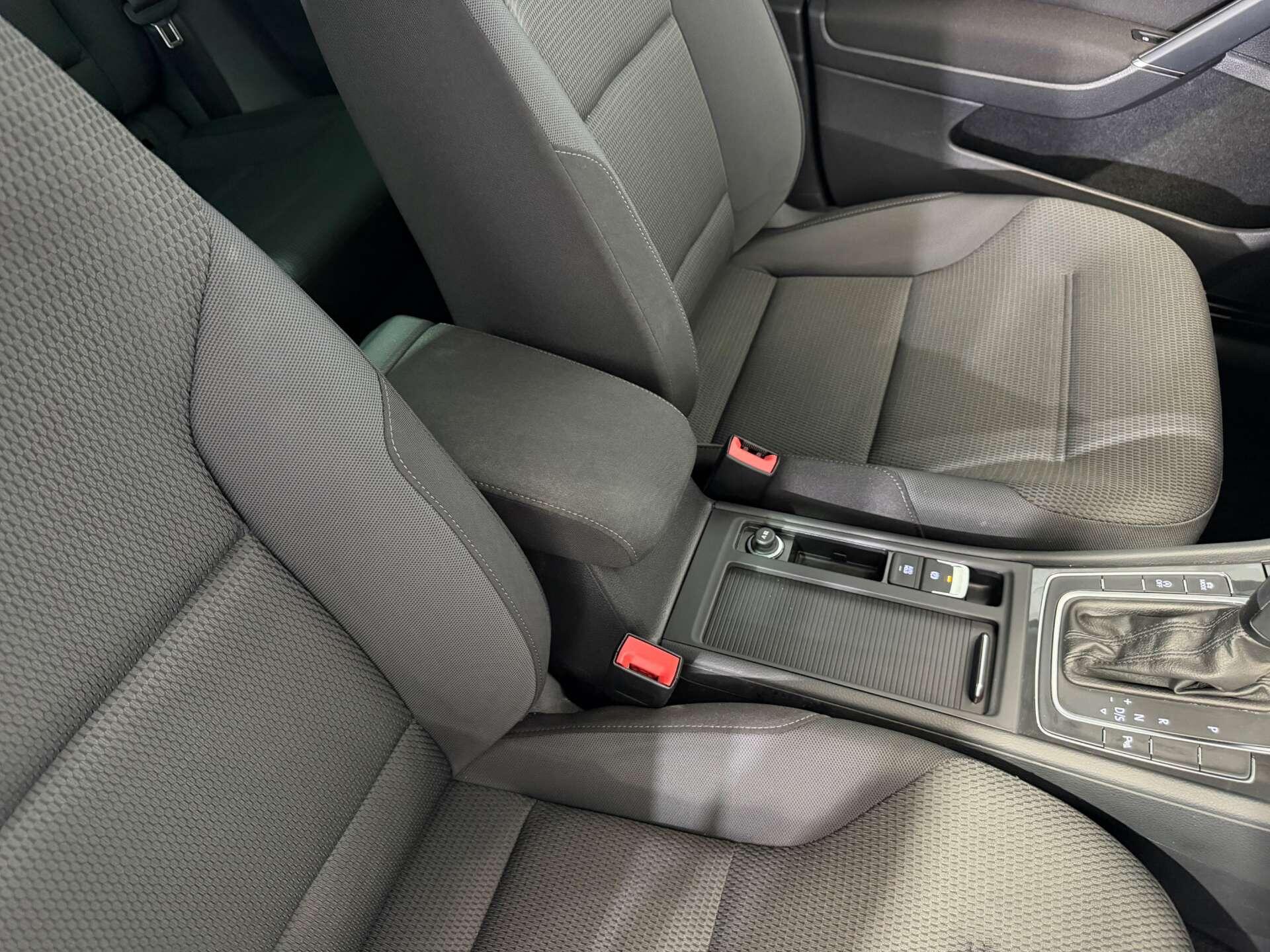 Volkswagen Golf view 44