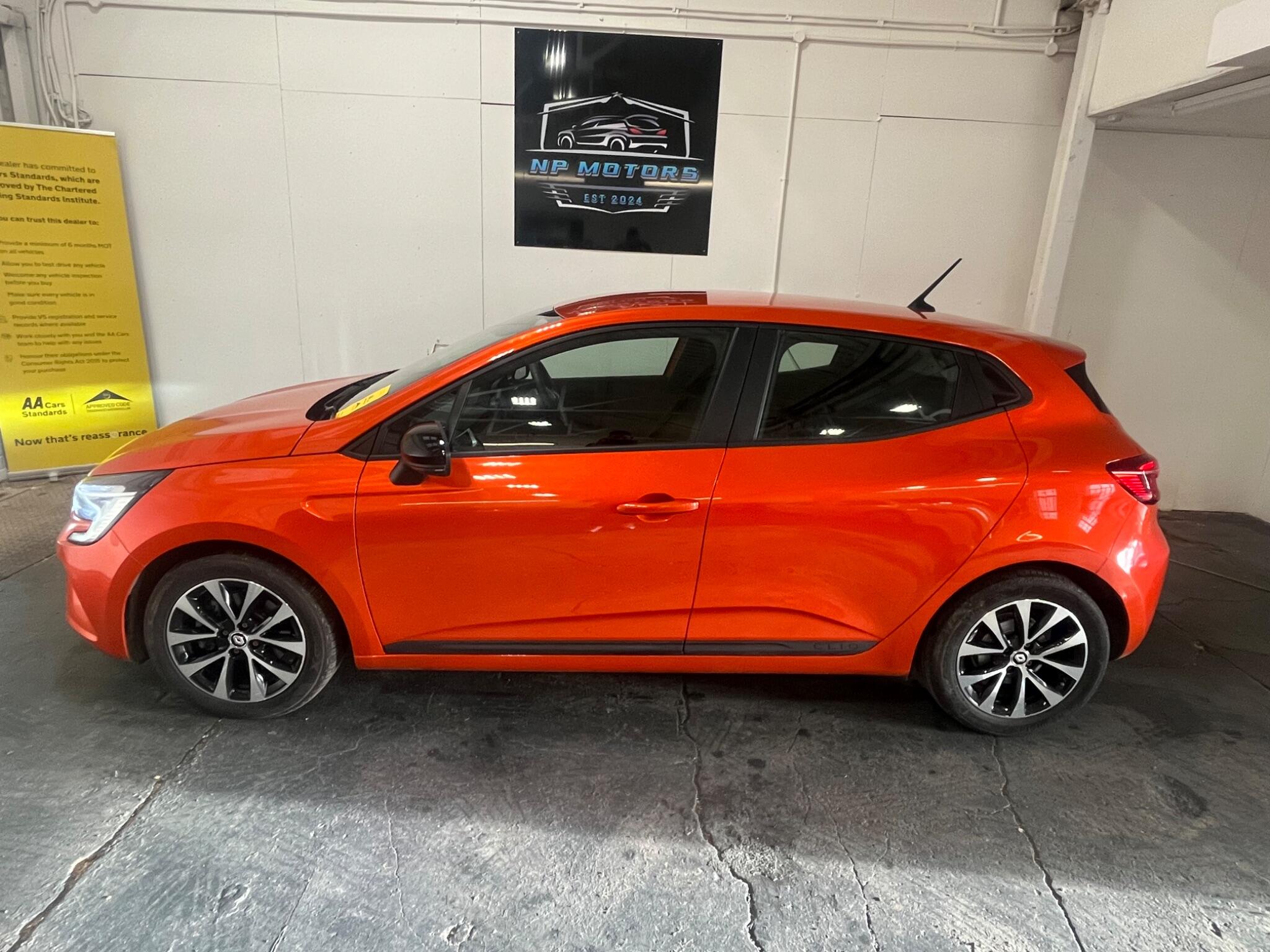 2022 Renault Clio 1.6 E-TECH Evolution Auto Euro 6 (s/s) 5dr • 33,021 miles image 7