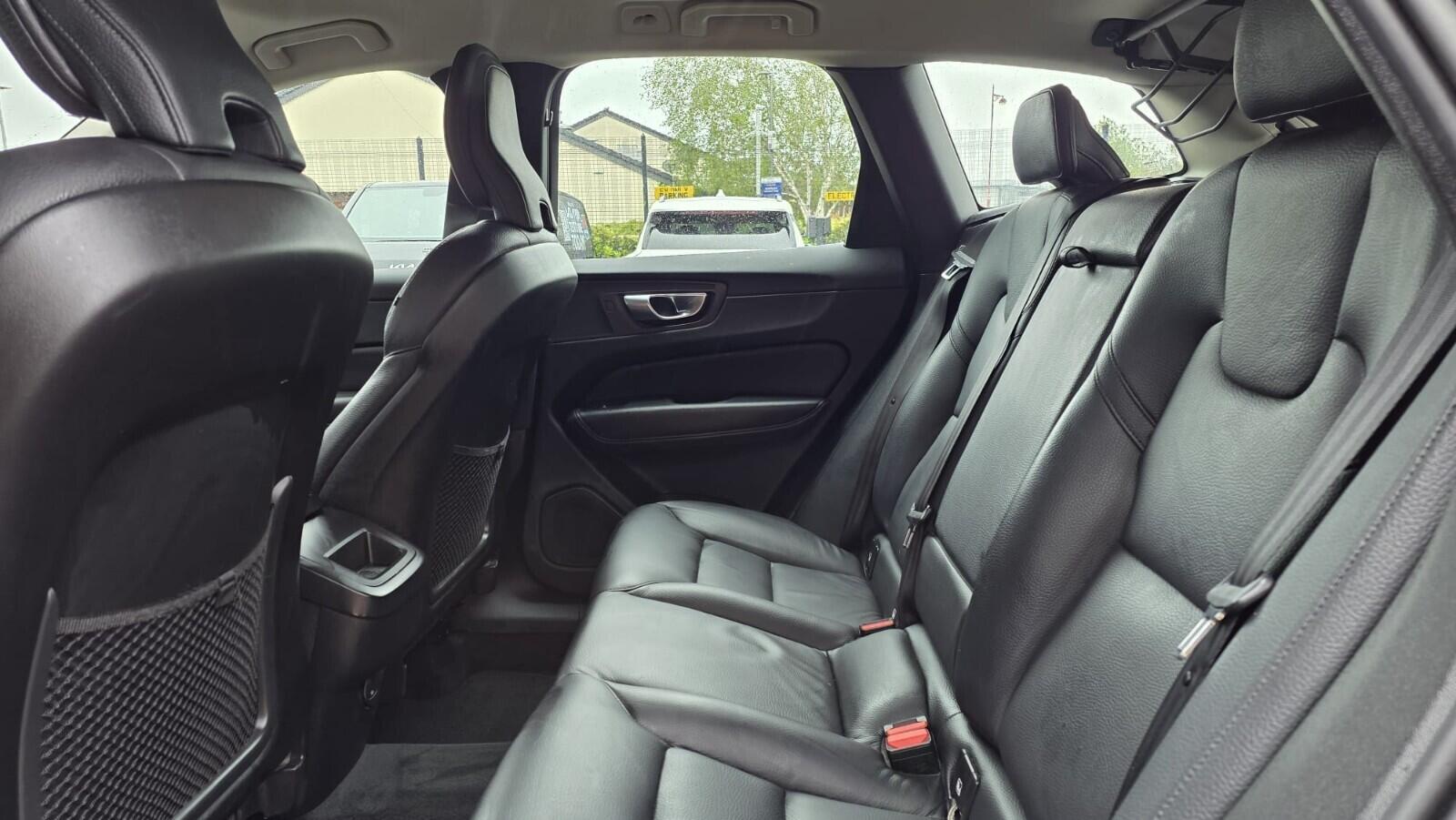 Volvo XC60 view 25
