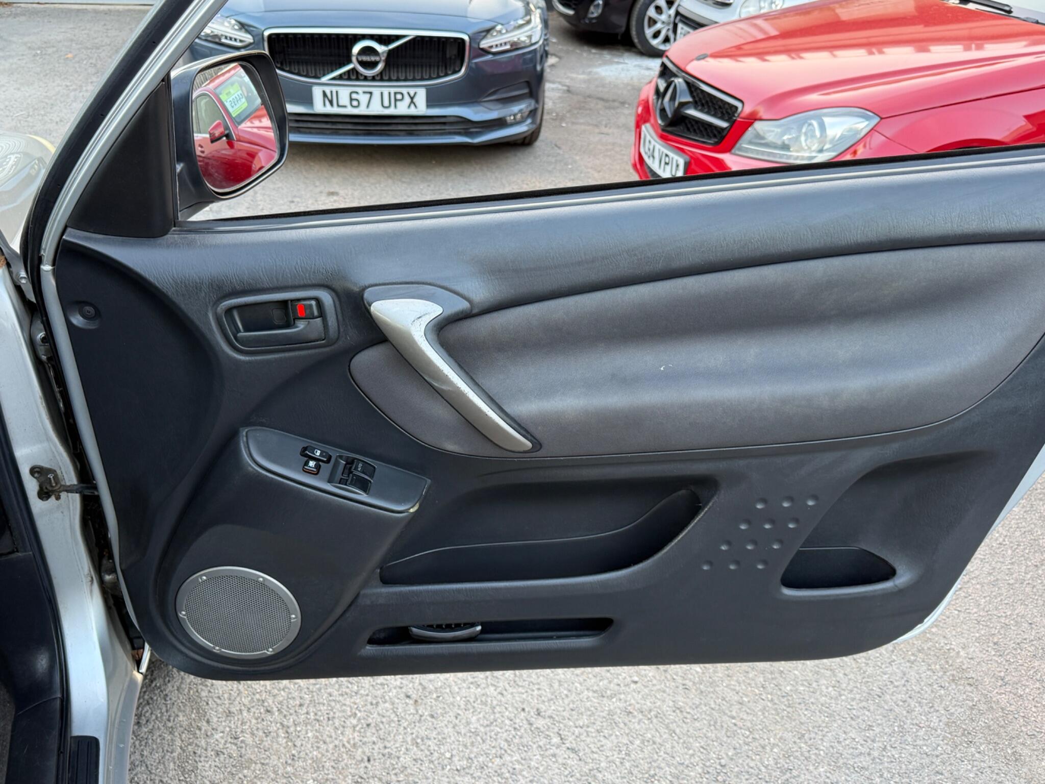 Toyota RAV4 - Image 14