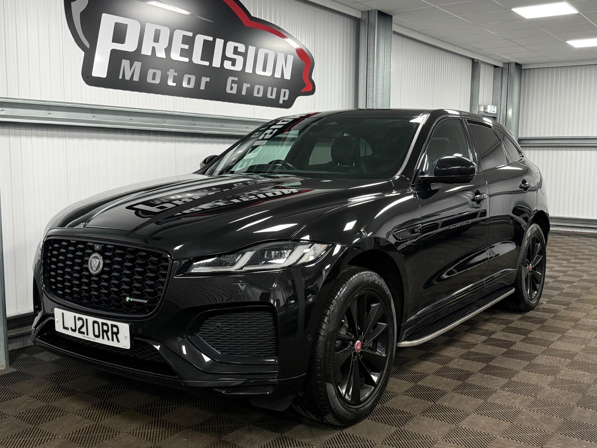 Jaguar F-Pace view 5