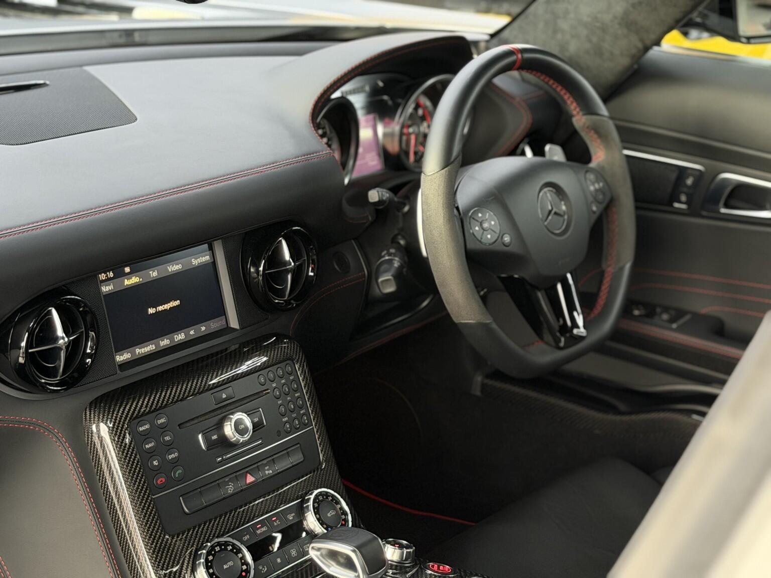 Mercedes-Benz Amg GT view 3