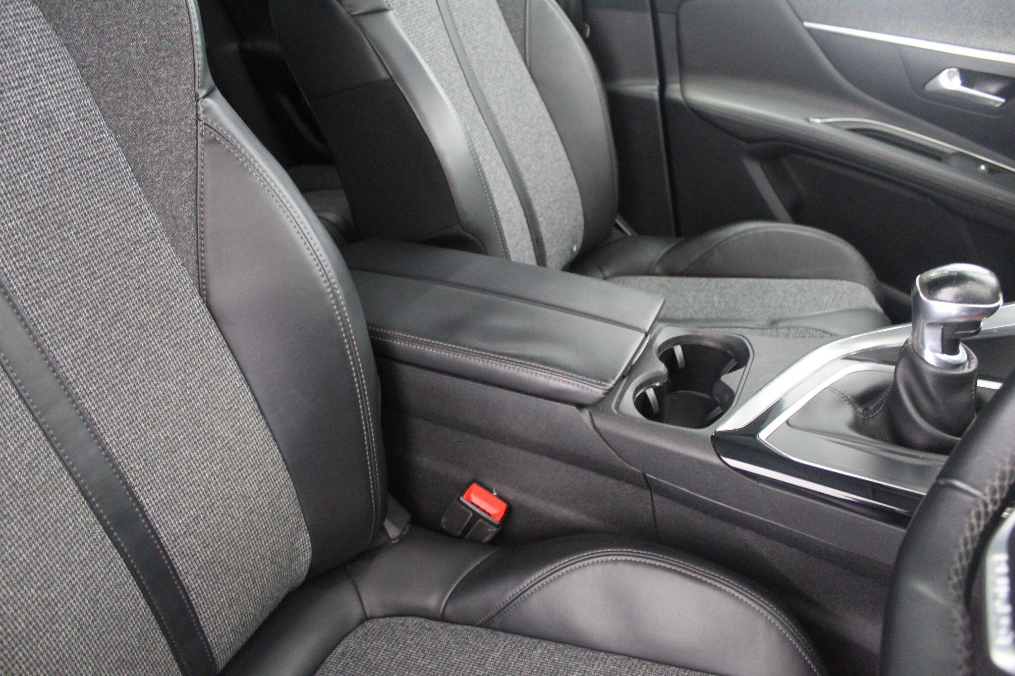 Peugeot 3008 view 40