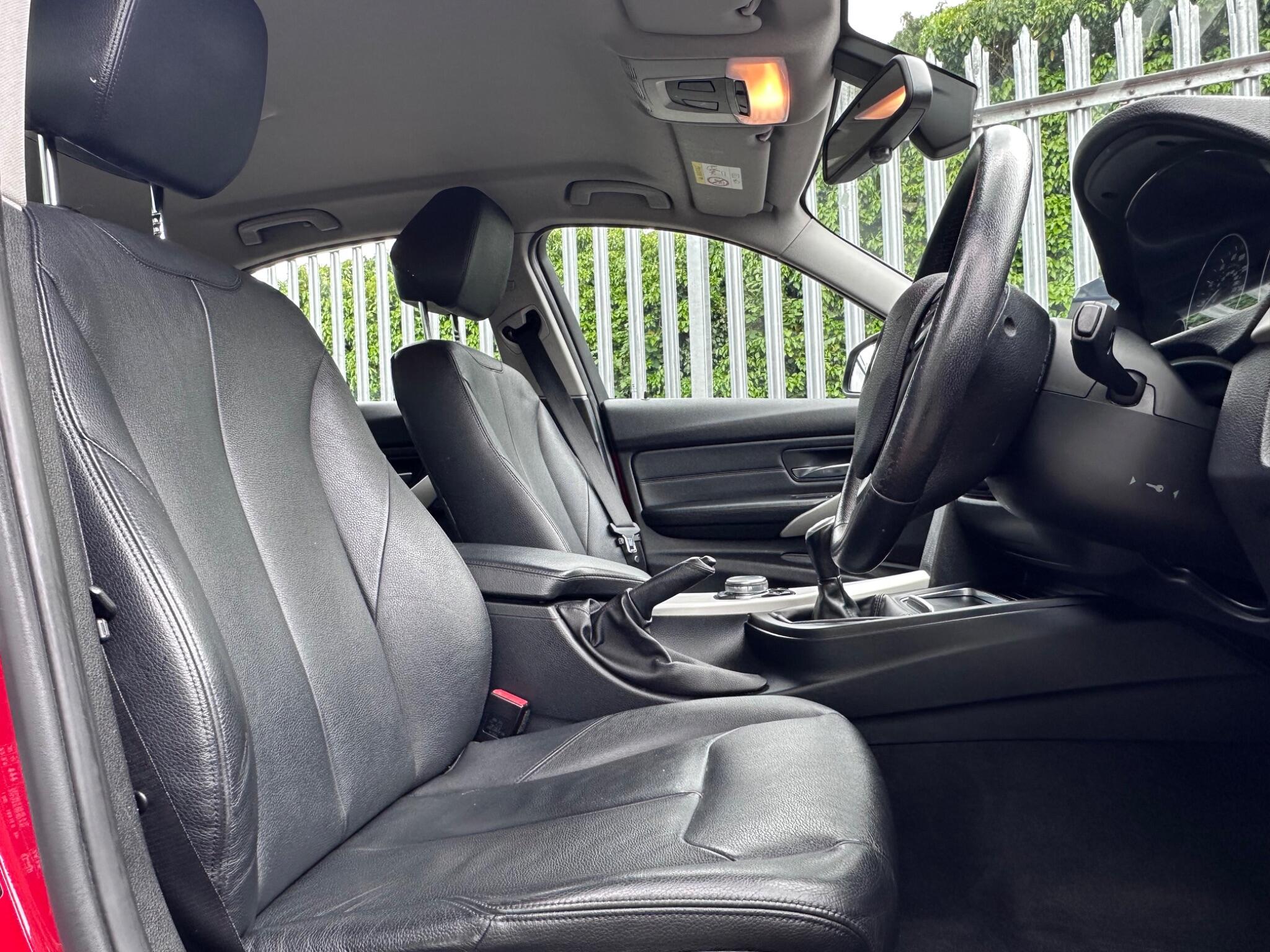 2015 BMW 3 Series image 28
