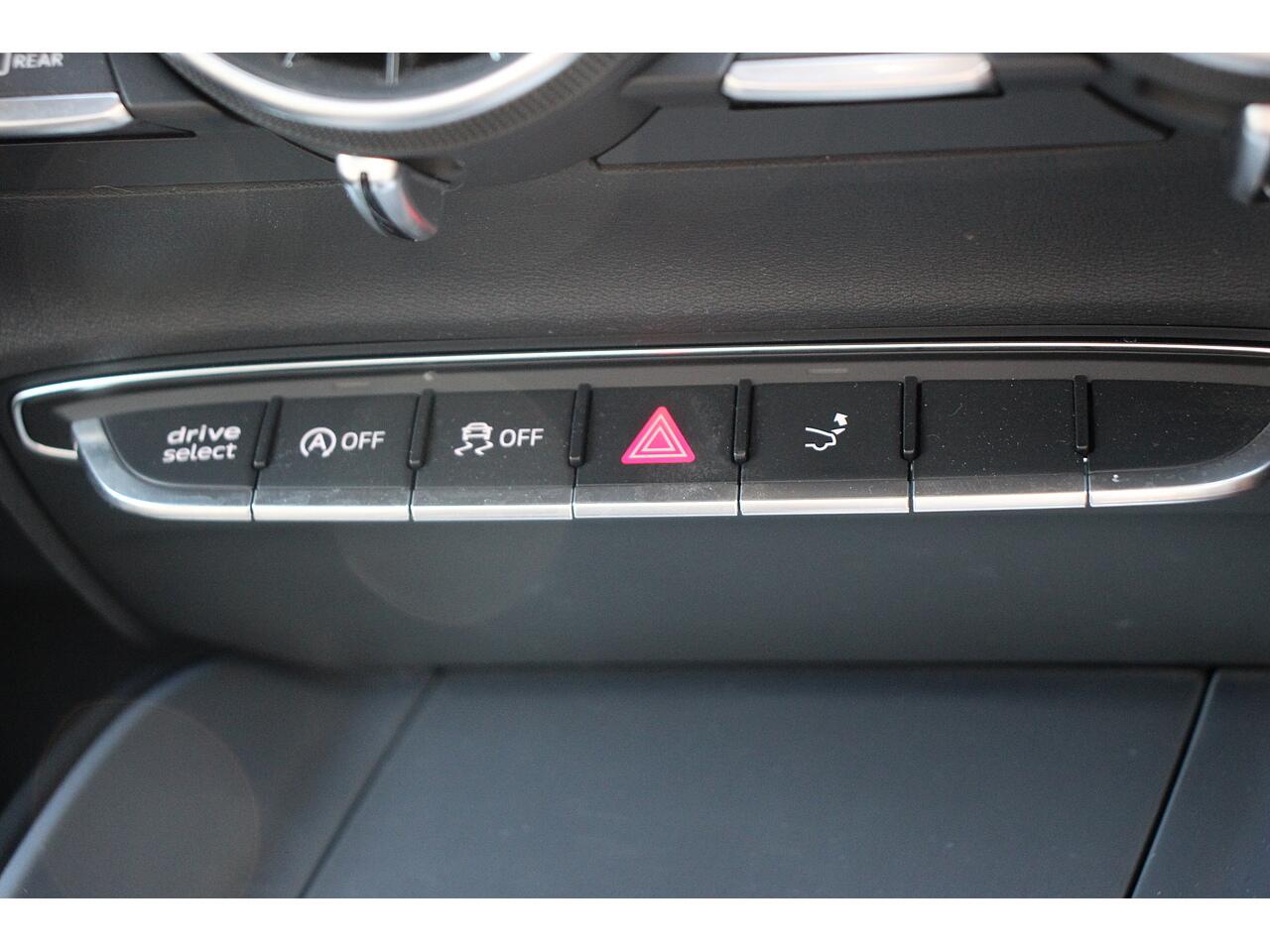 Audi TT view 23