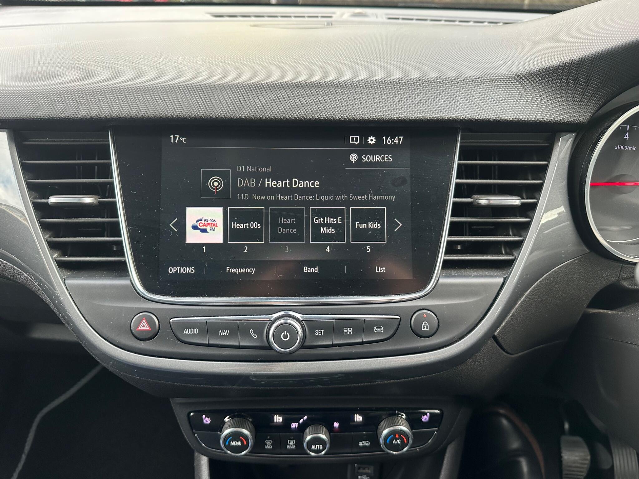 Vauxhall Crossland view 23
