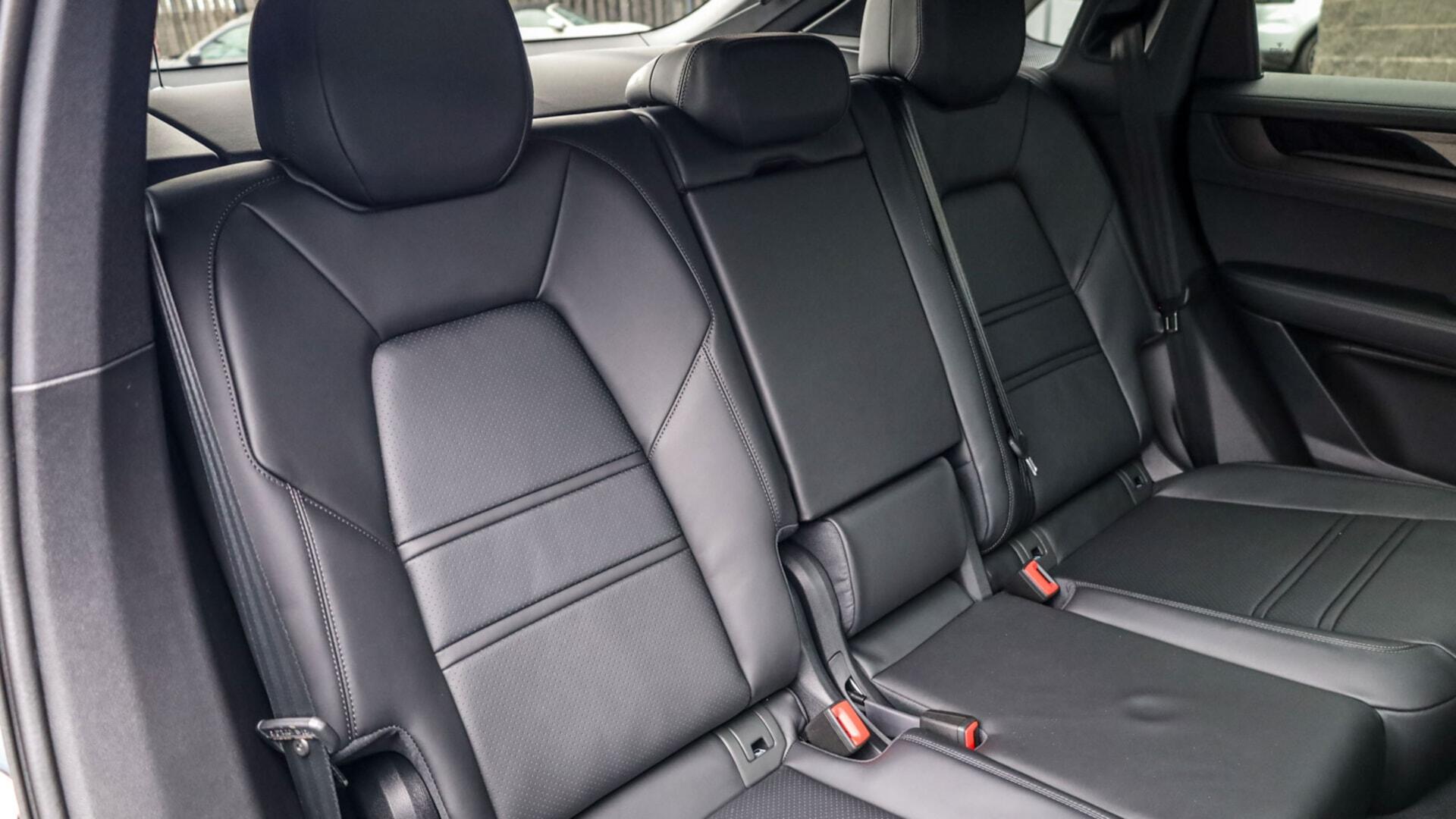 Porsche Cayenne view 27