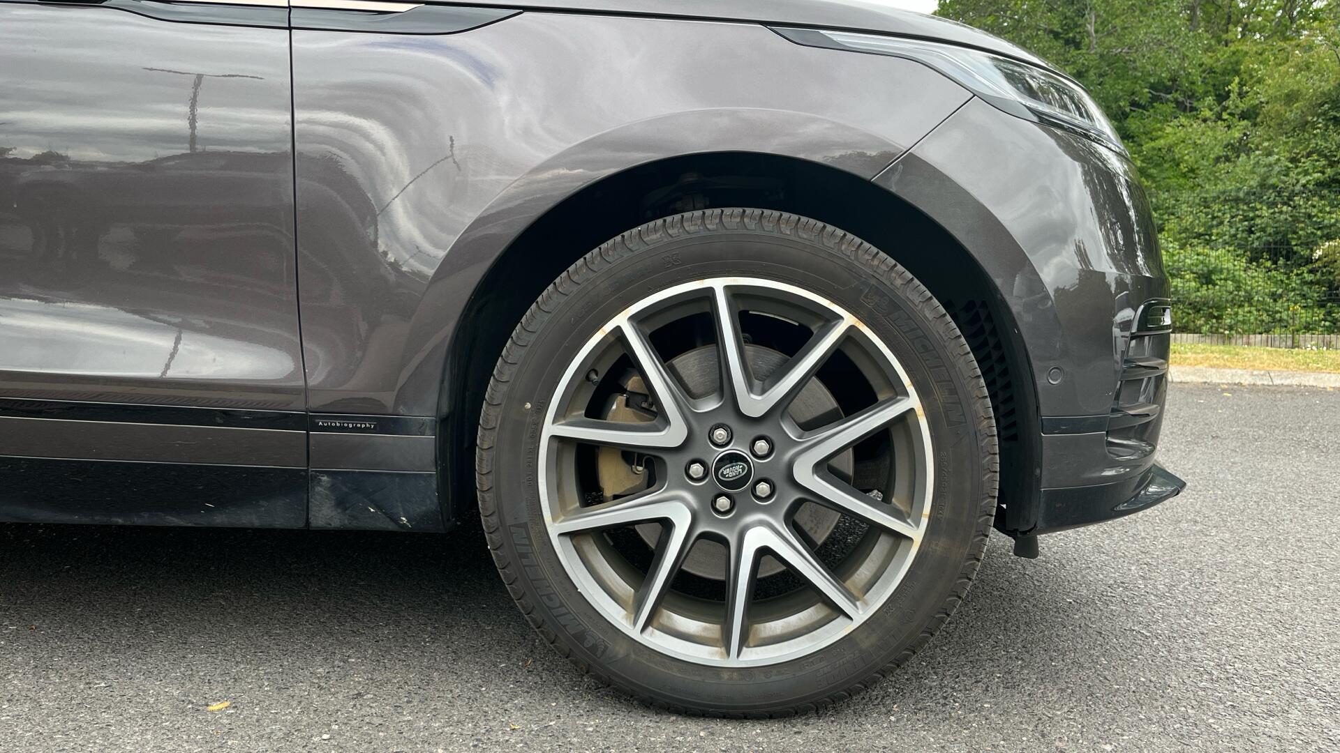 Land Rover Range Rover Velar view 8