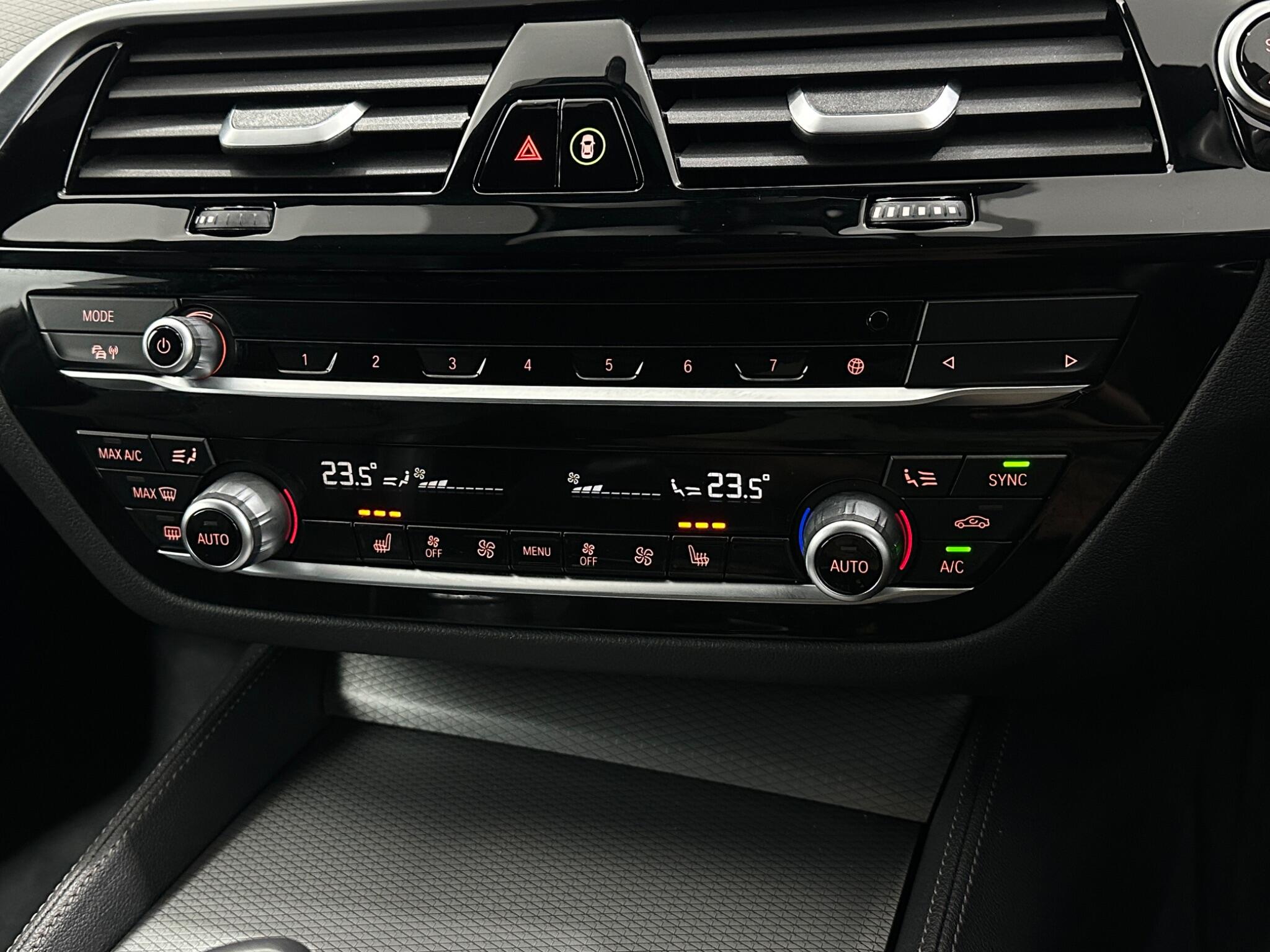 BMW 5 Series view 23