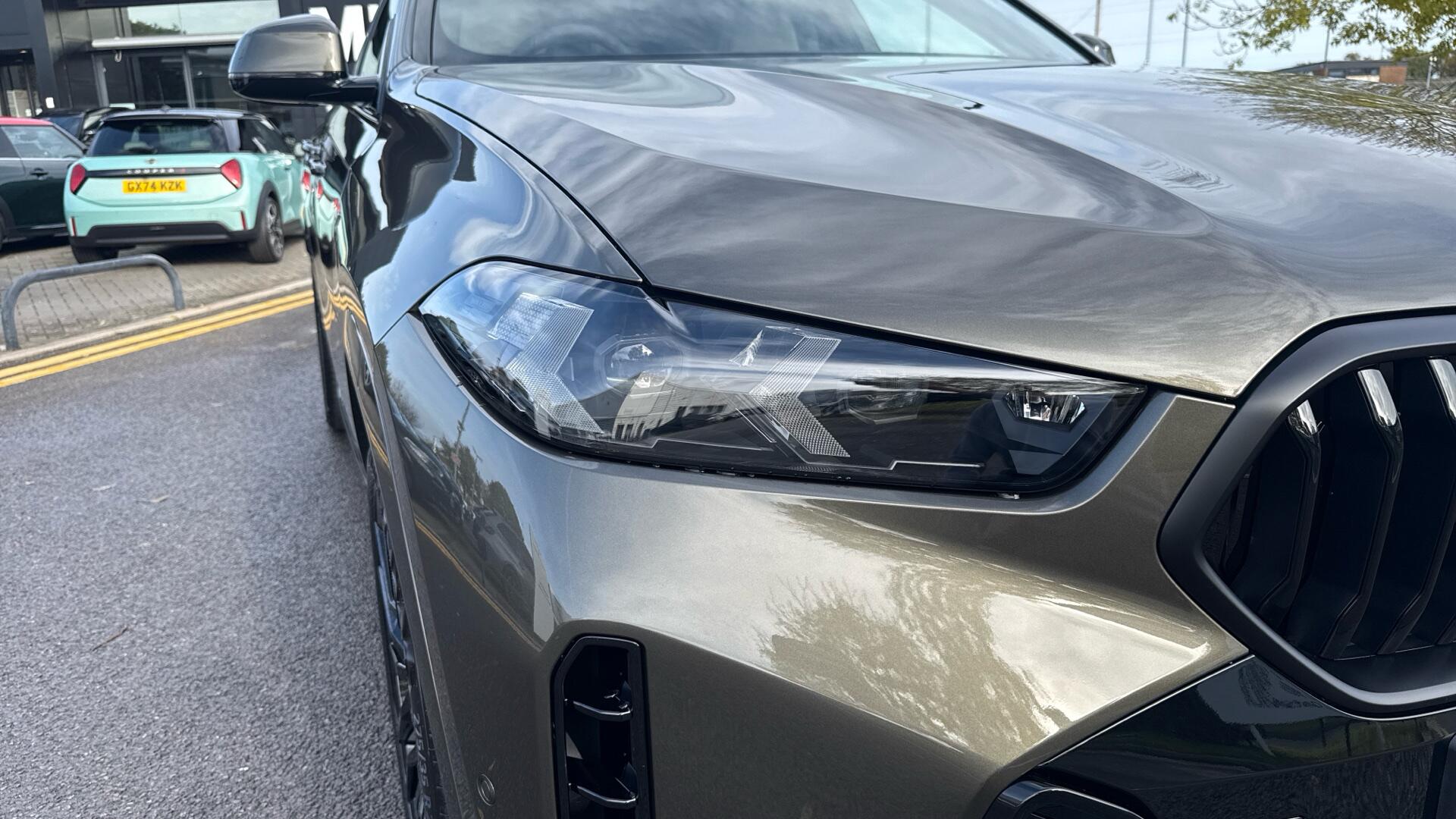 BMW X6 view 23