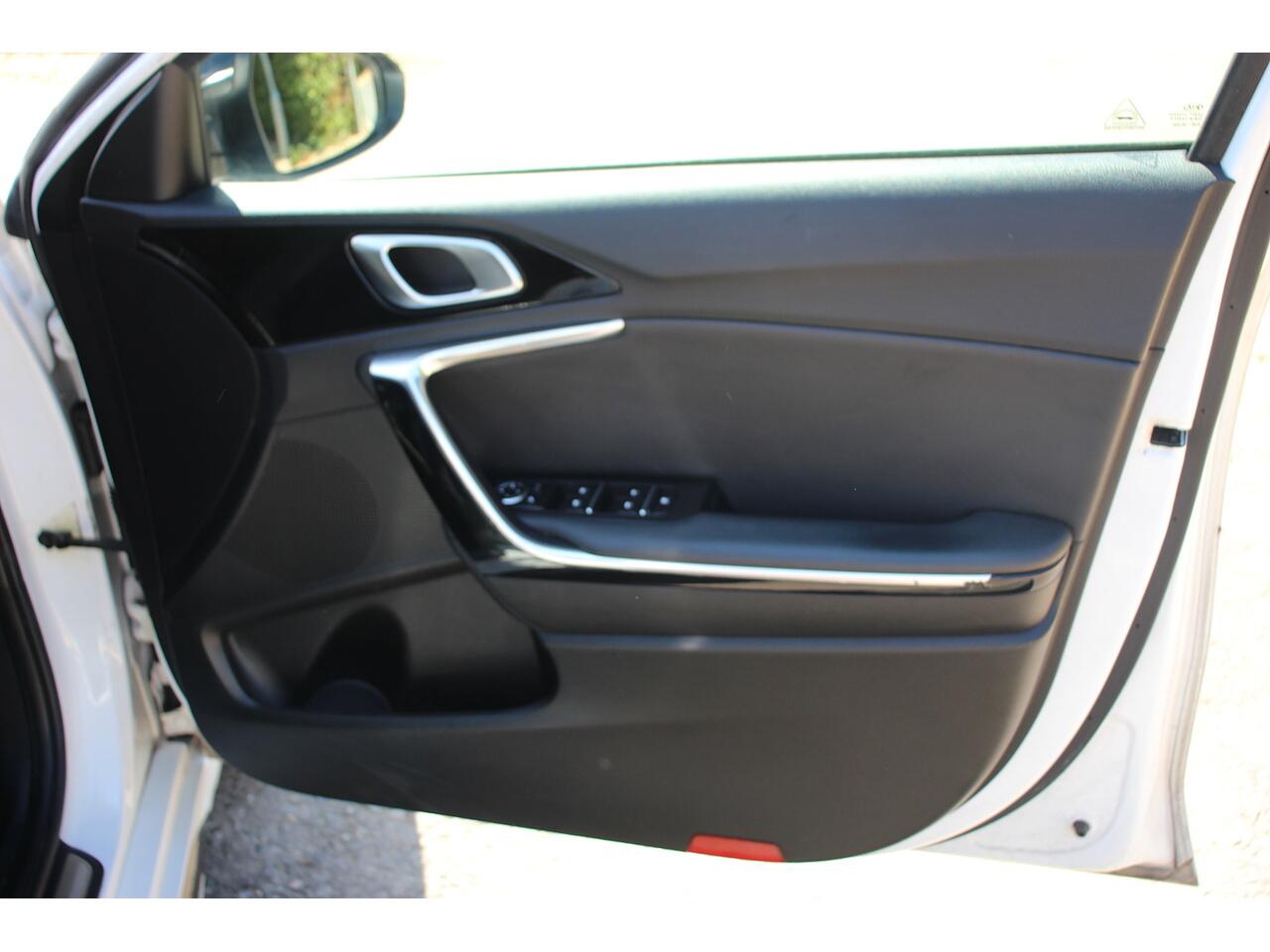 Kia Proceed view 33