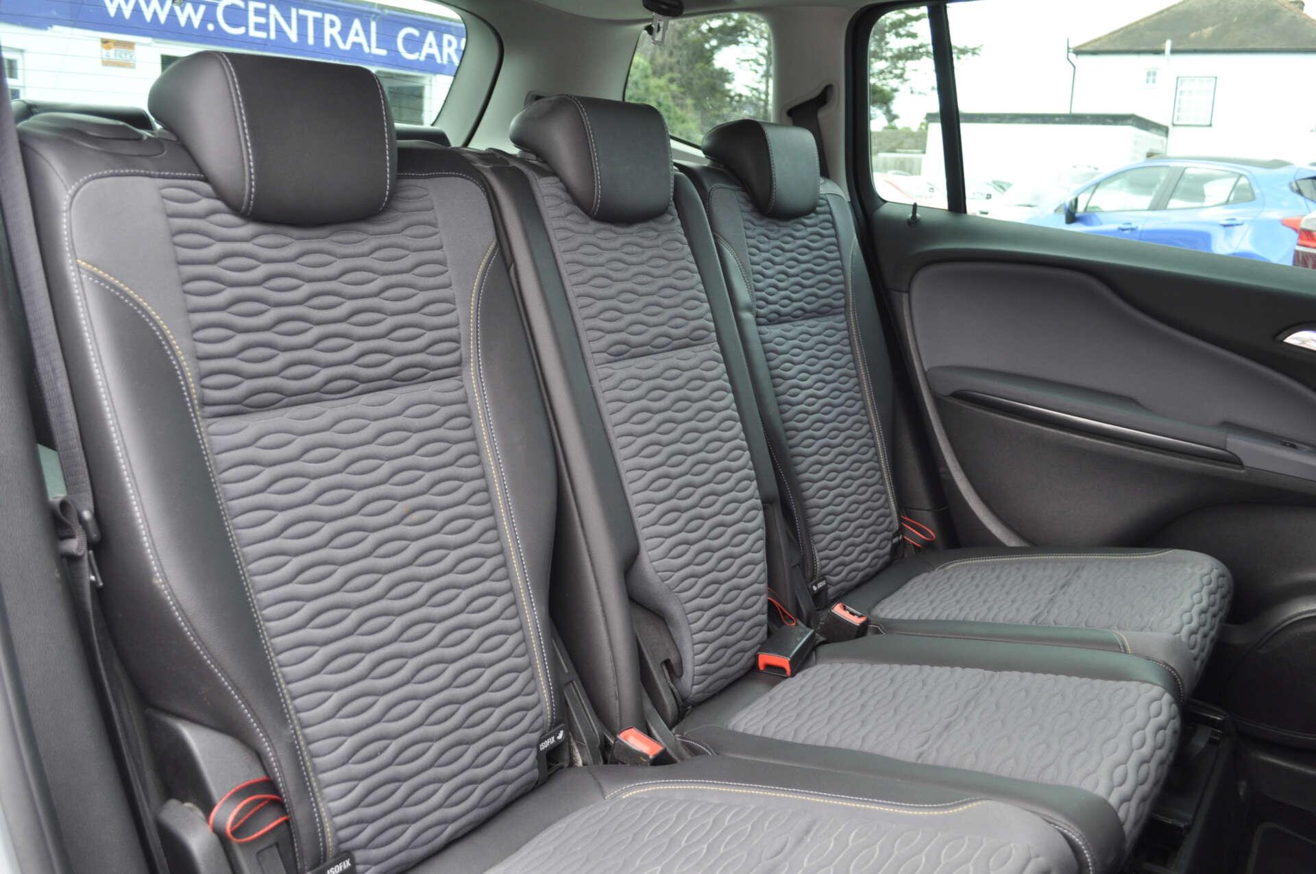 Vauxhall Zafira Tourer view 11
