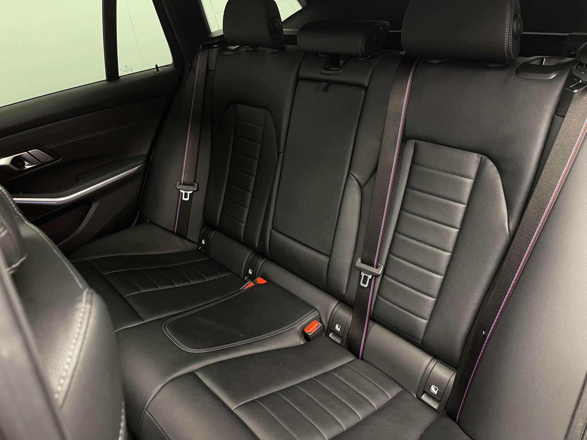 BMW 3 Series view 31