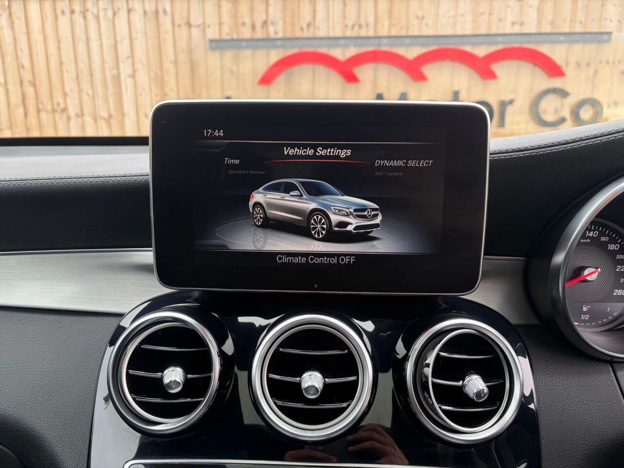 Mercedes-Benz GLC view 29