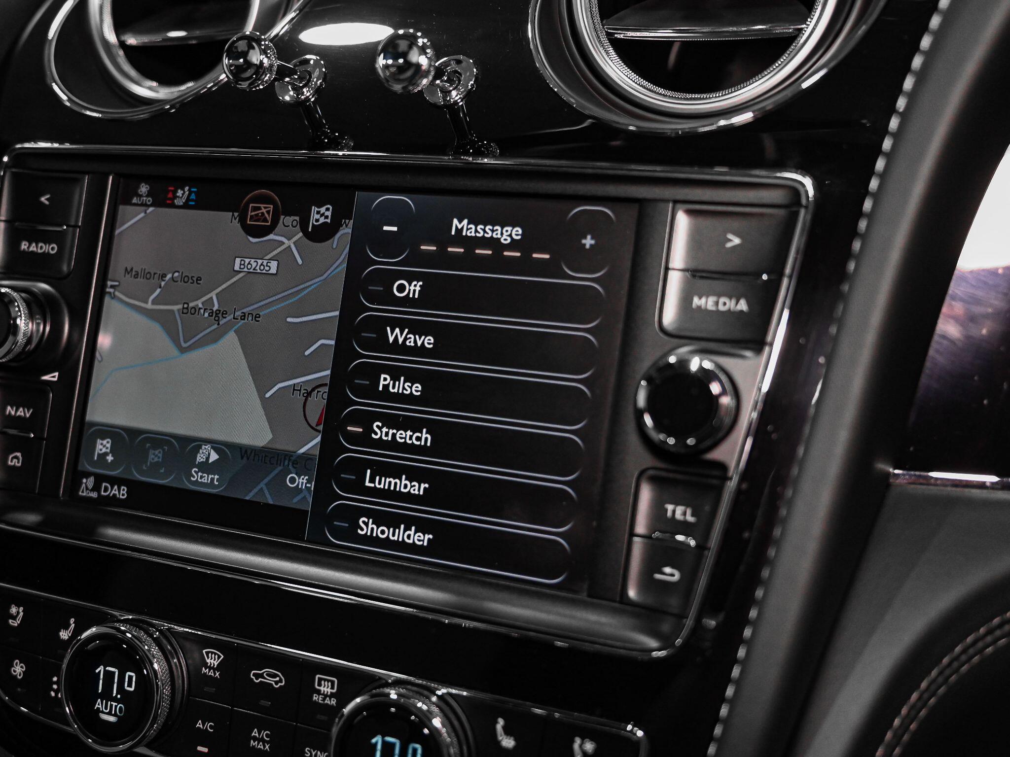 Bentley Bentayga view 27