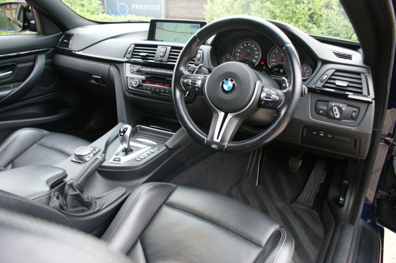 BMW M4 view 3