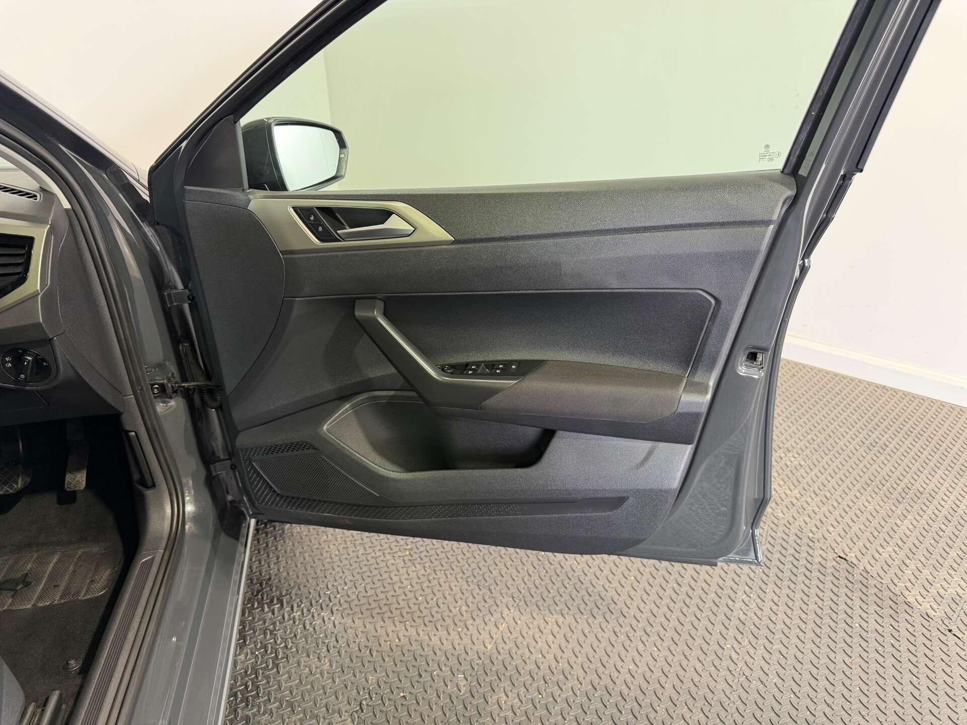 Volkswagen Polo view 19