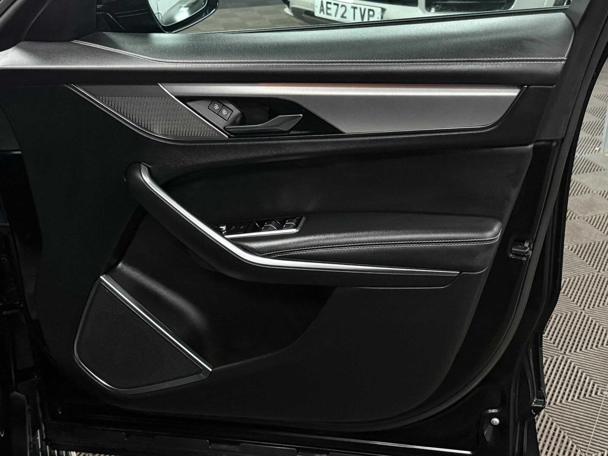 Jaguar F-Pace view 32