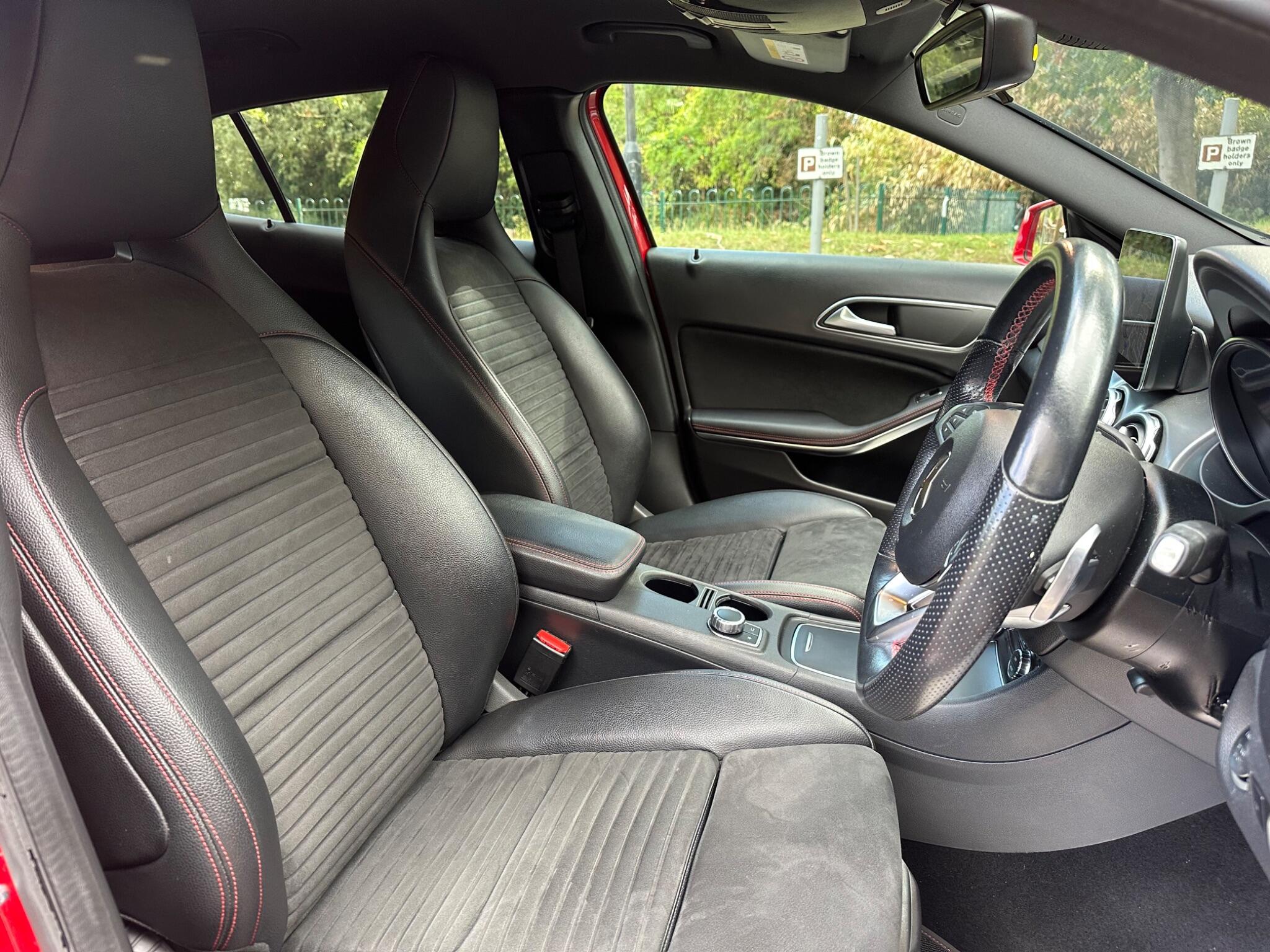 Mercedes-Benz Gla view 13