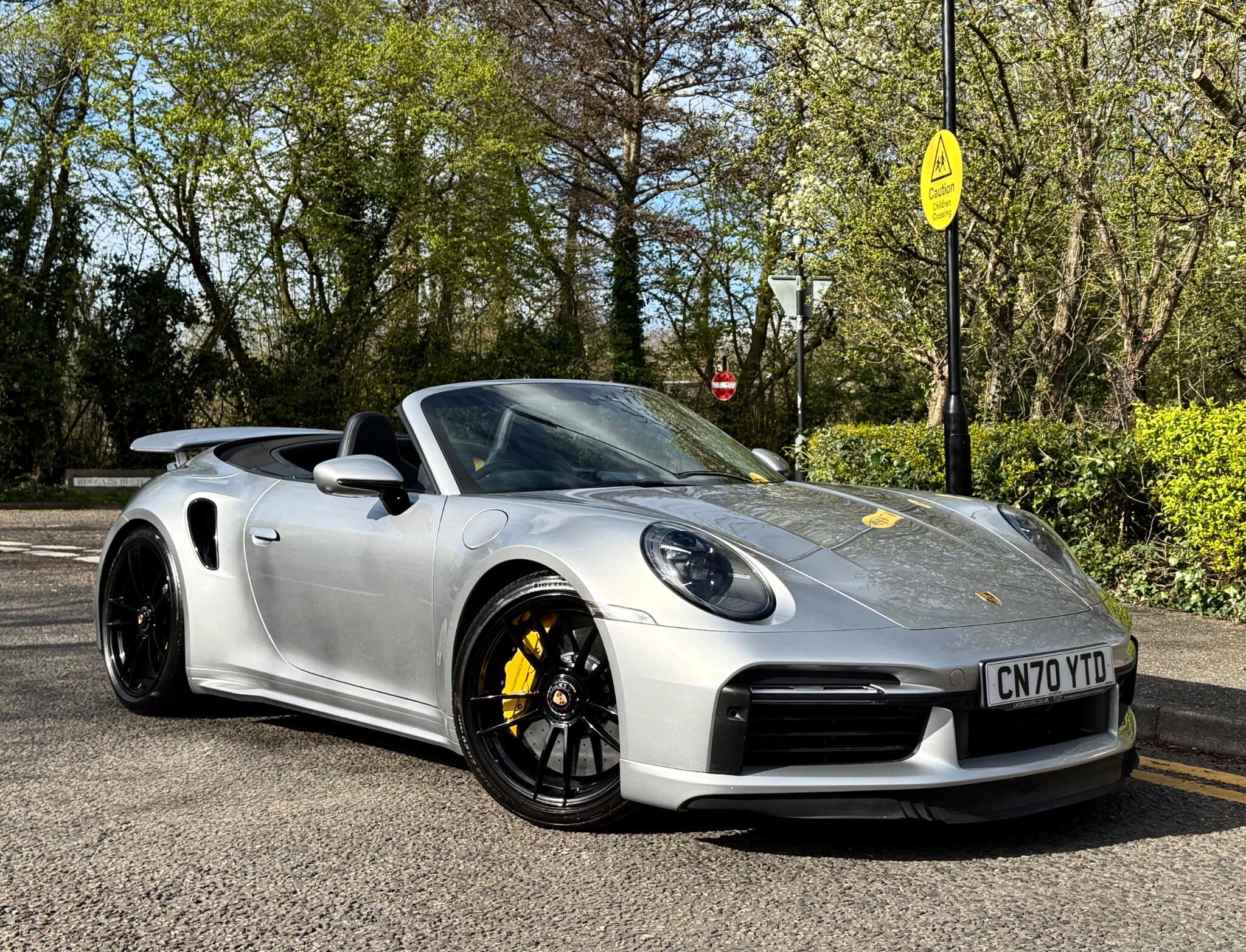 Porsche 911 view 23
