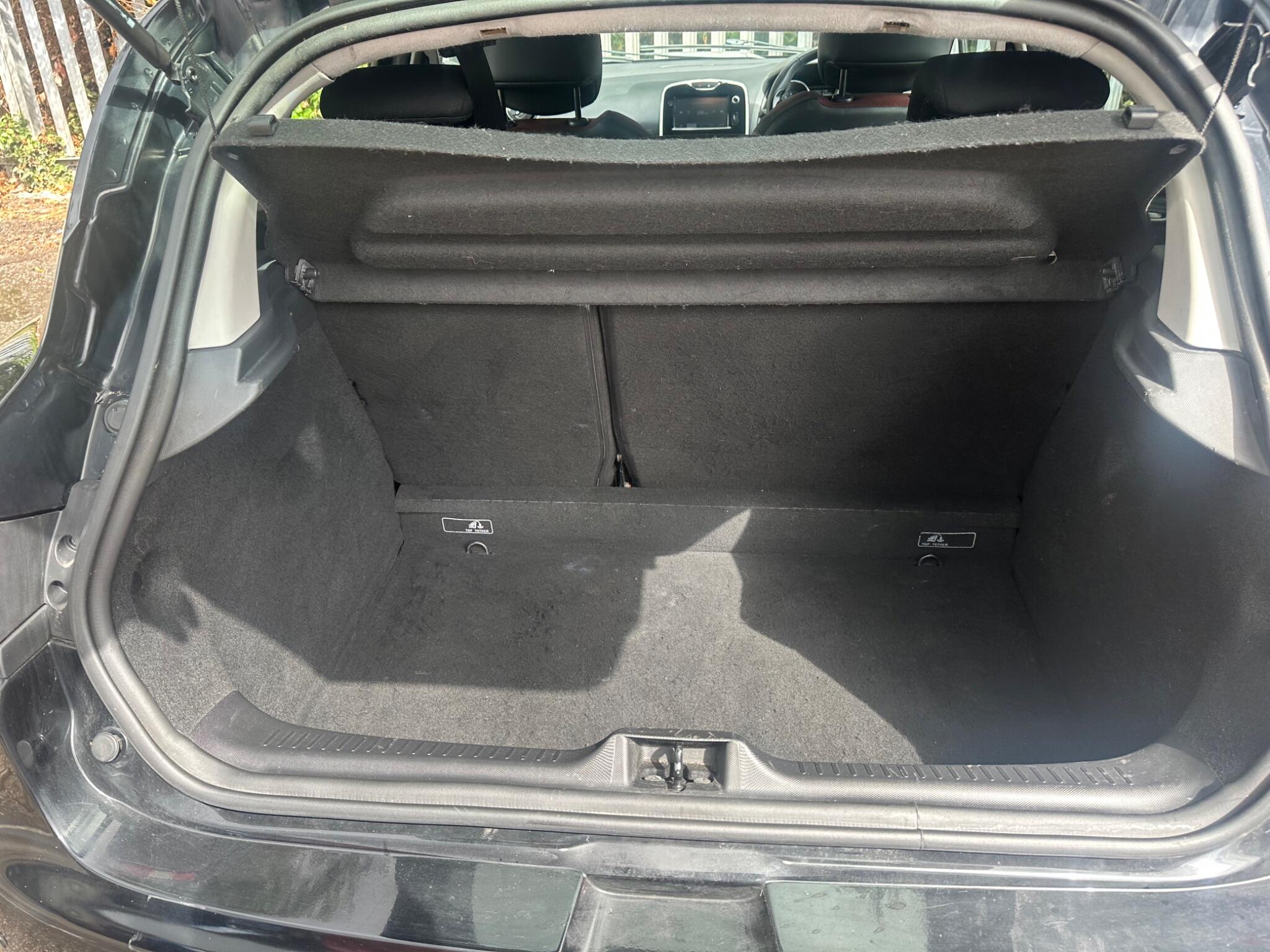 Renault Clio view 8