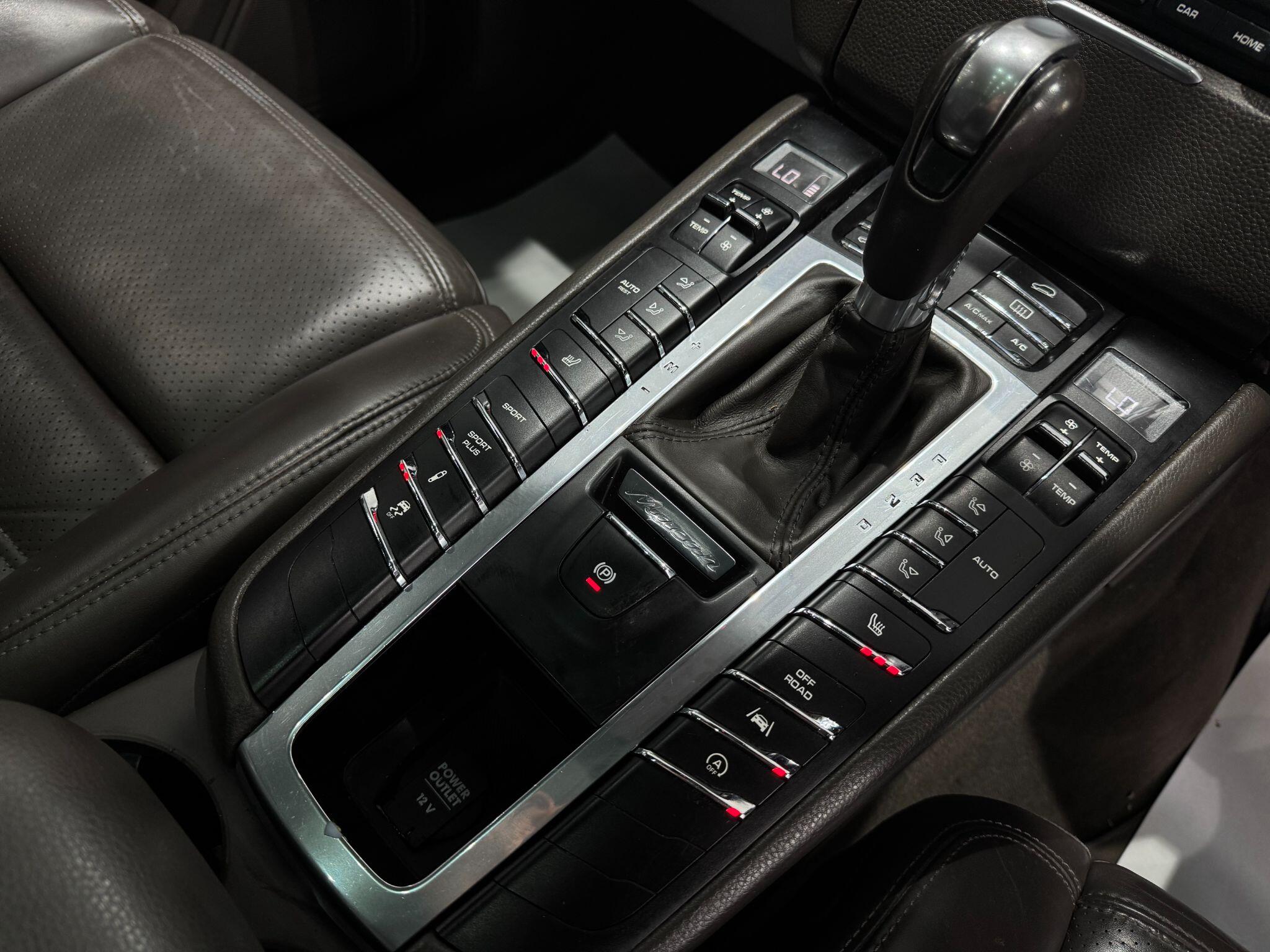 Porsche Macan view 43