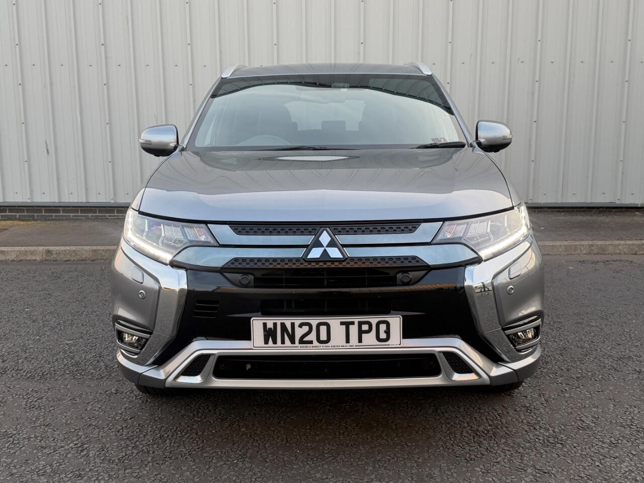Mitsubishi Outlander view 3
