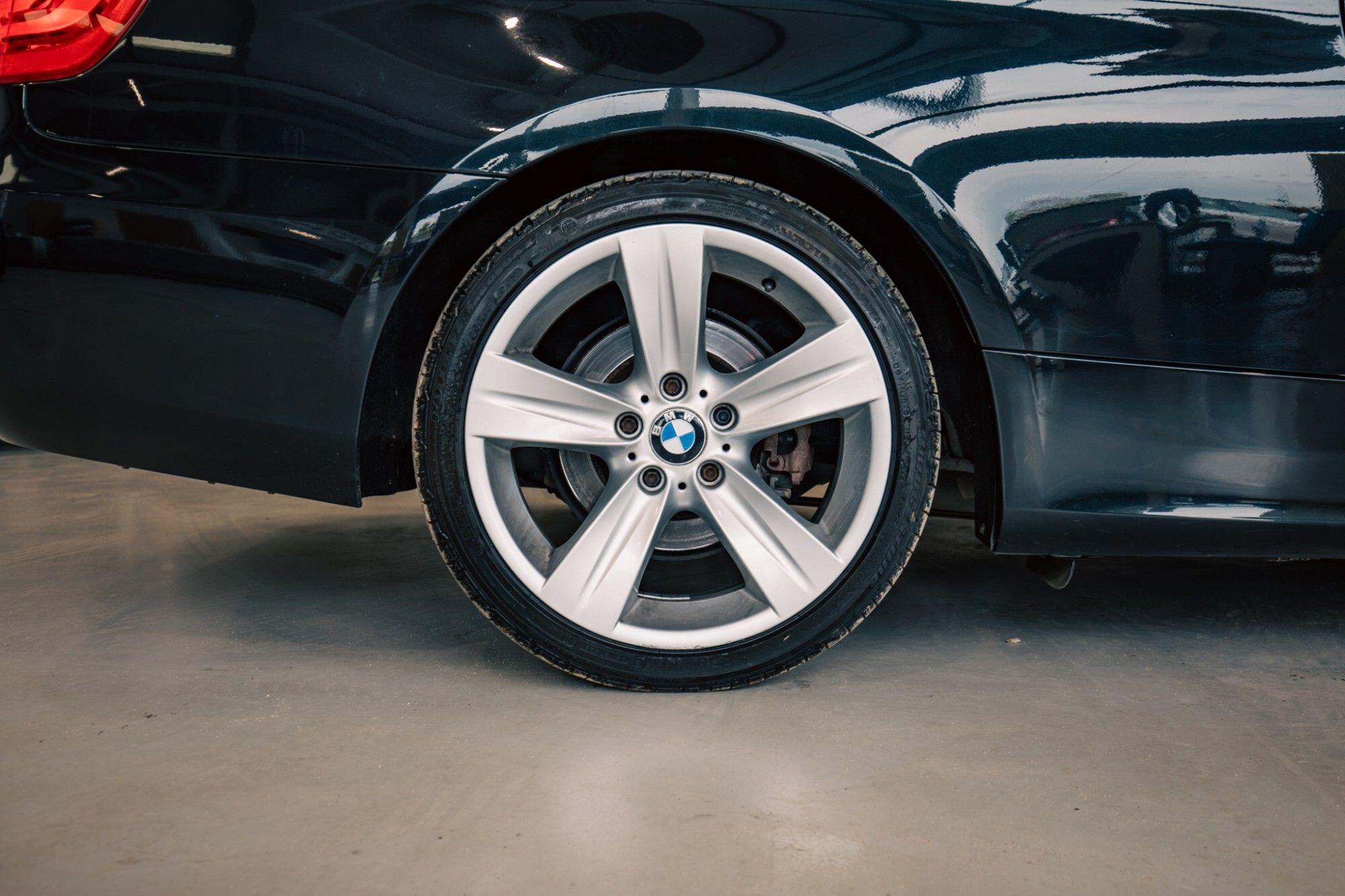 BMW 3 Series view 7