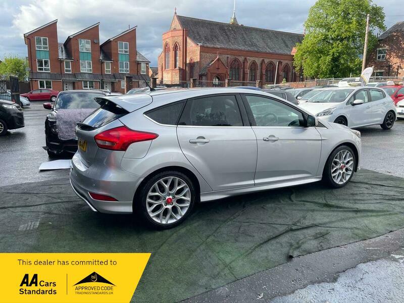 2016 Ford Focus image 9