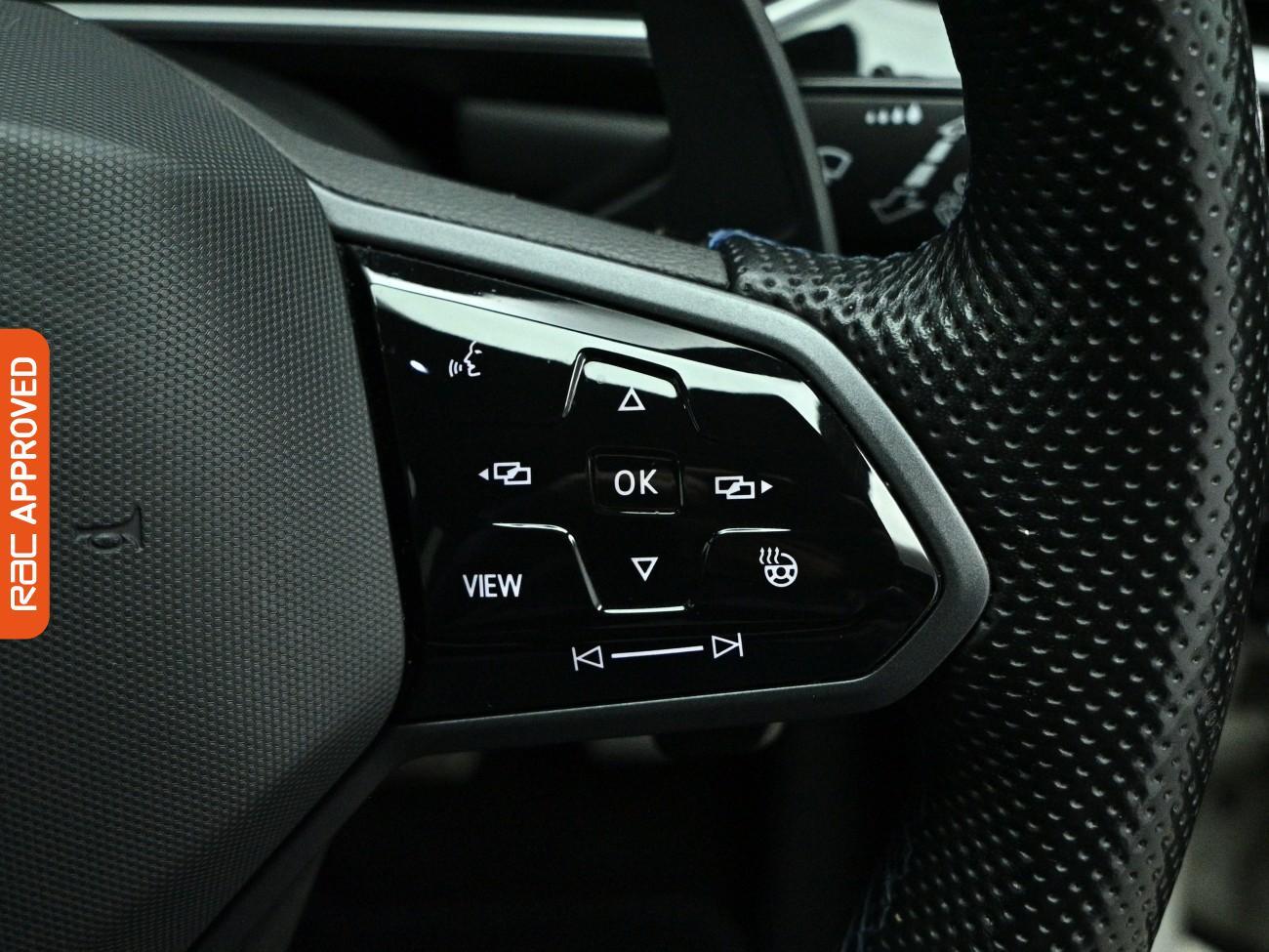 Volkswagen T-Roc view 22