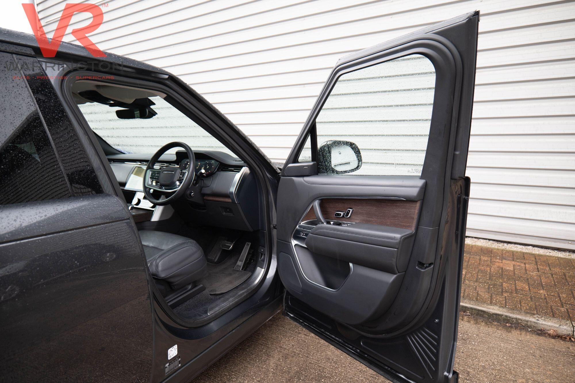 Land Rover Range Rover view 17