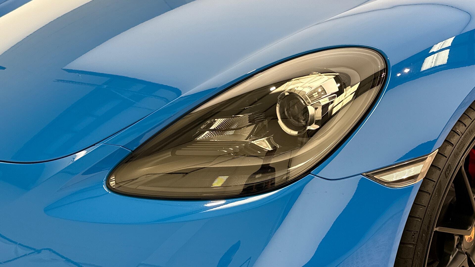 Porsche Cayman view 21