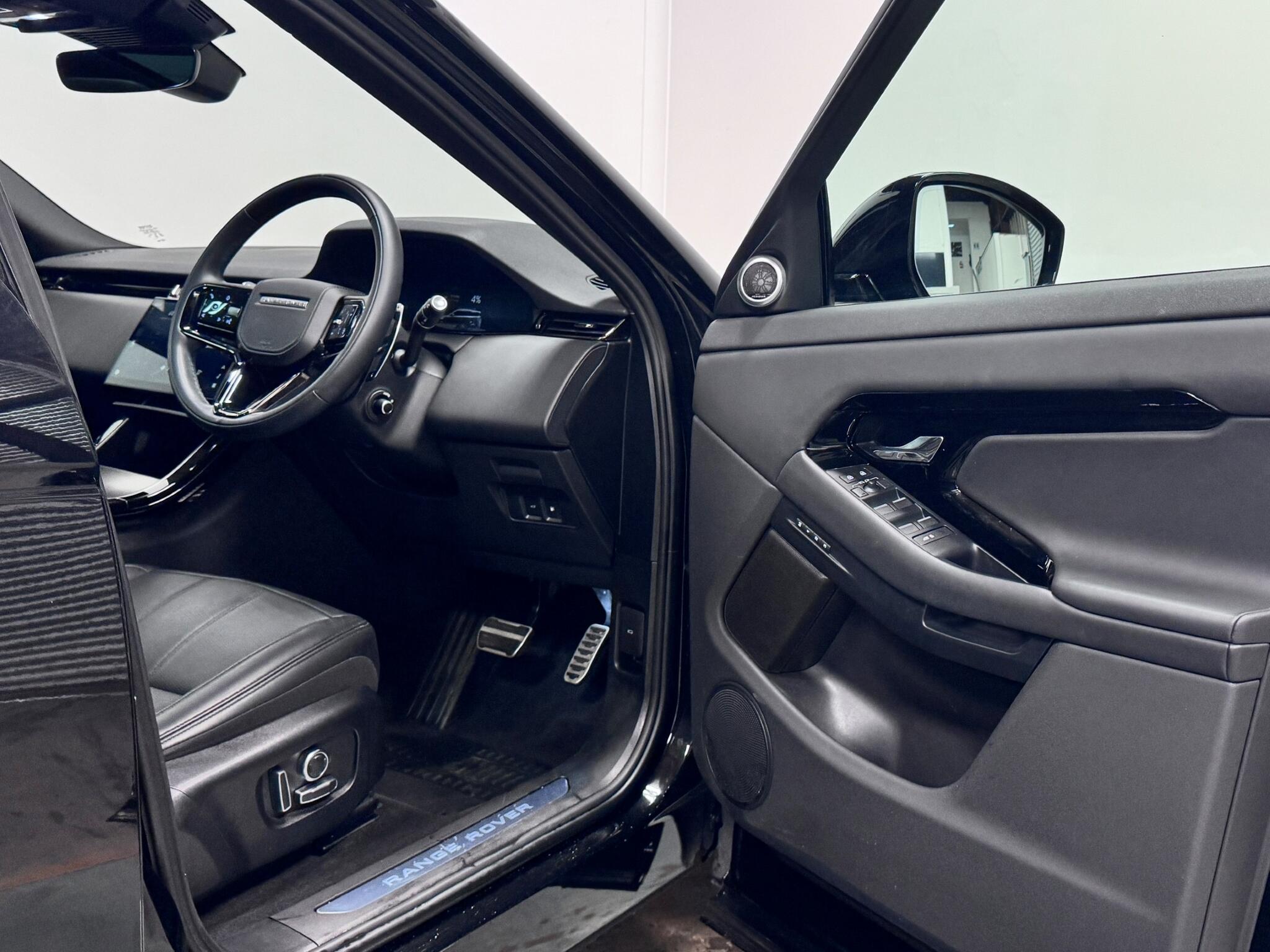 Land Rover Range Rover Evoque view 14