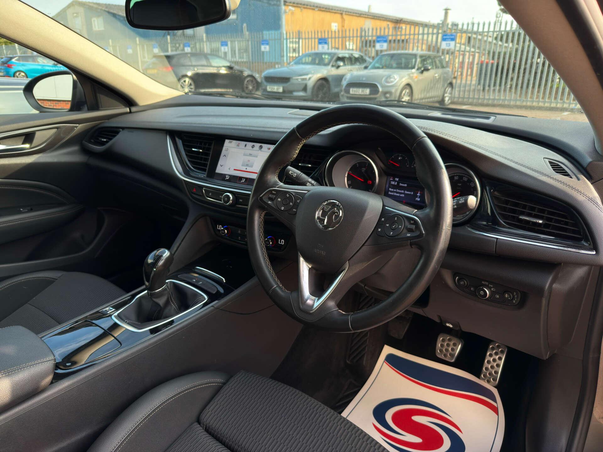 Vauxhall Insignia view 18