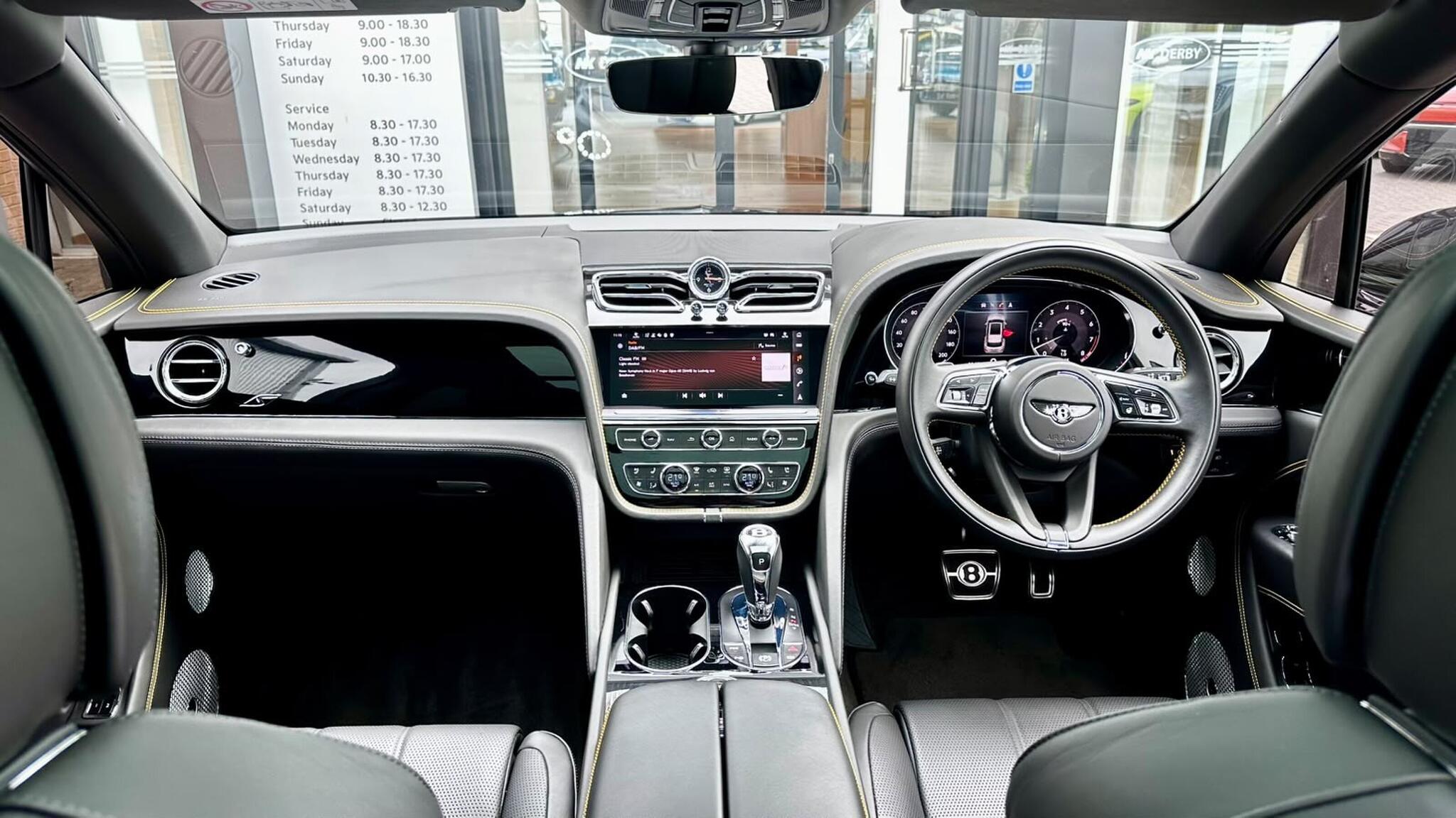 Bentley Bentayga view 47