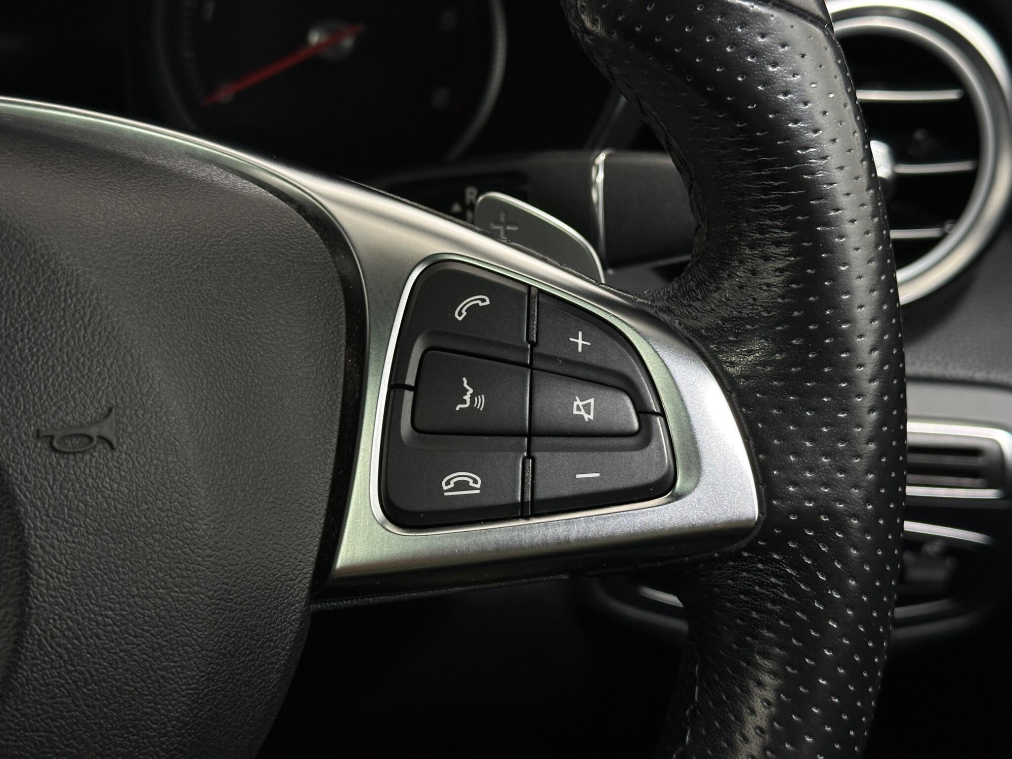 Mercedes-Benz GLC view 16