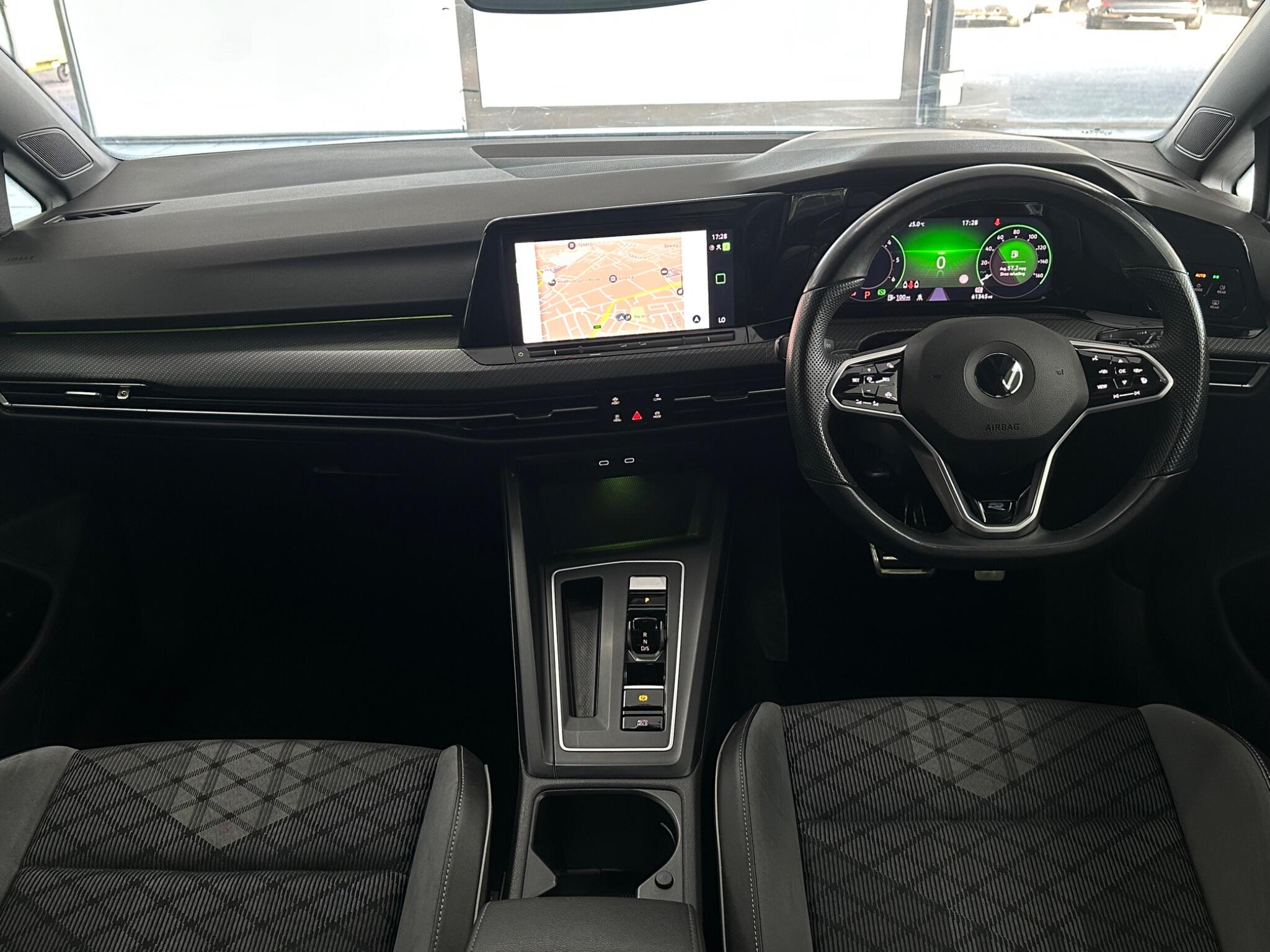 Volkswagen Golf view 17