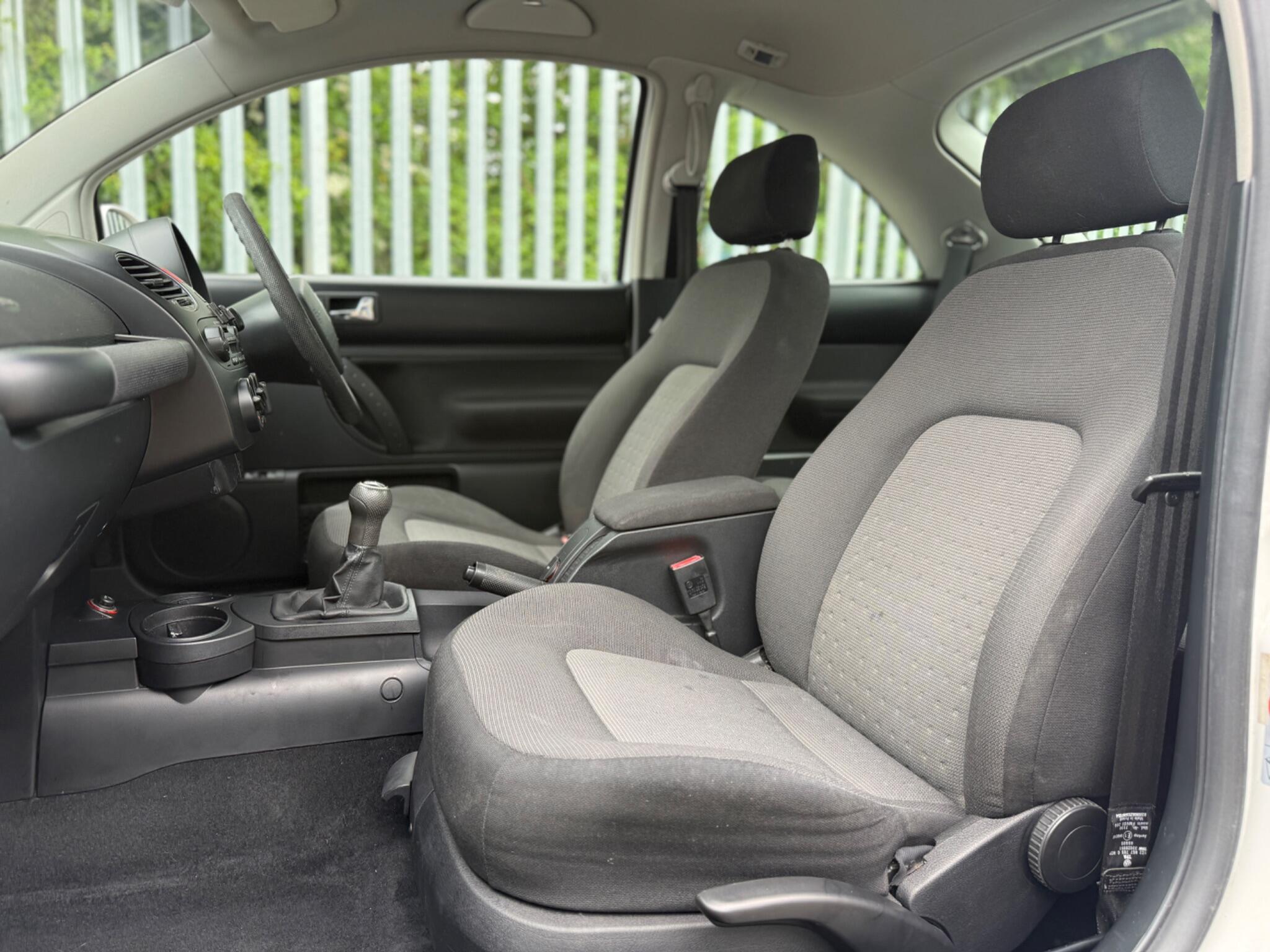 2009 Volkswagen Beetle image 21