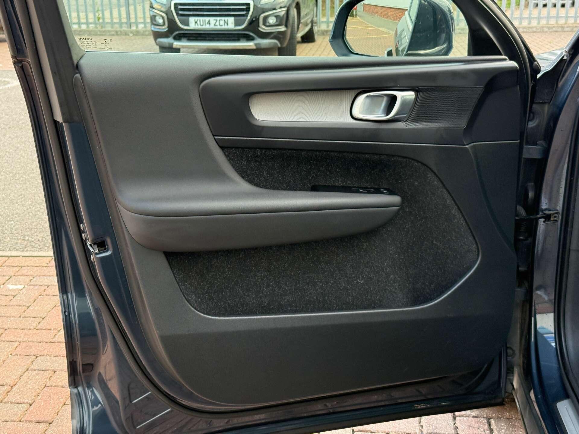 Volvo XC40 view 46