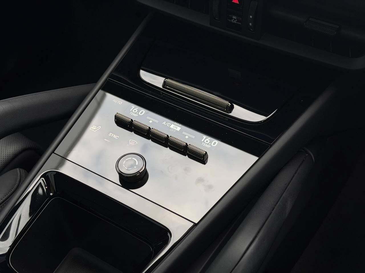 Porsche Cayenne view 27