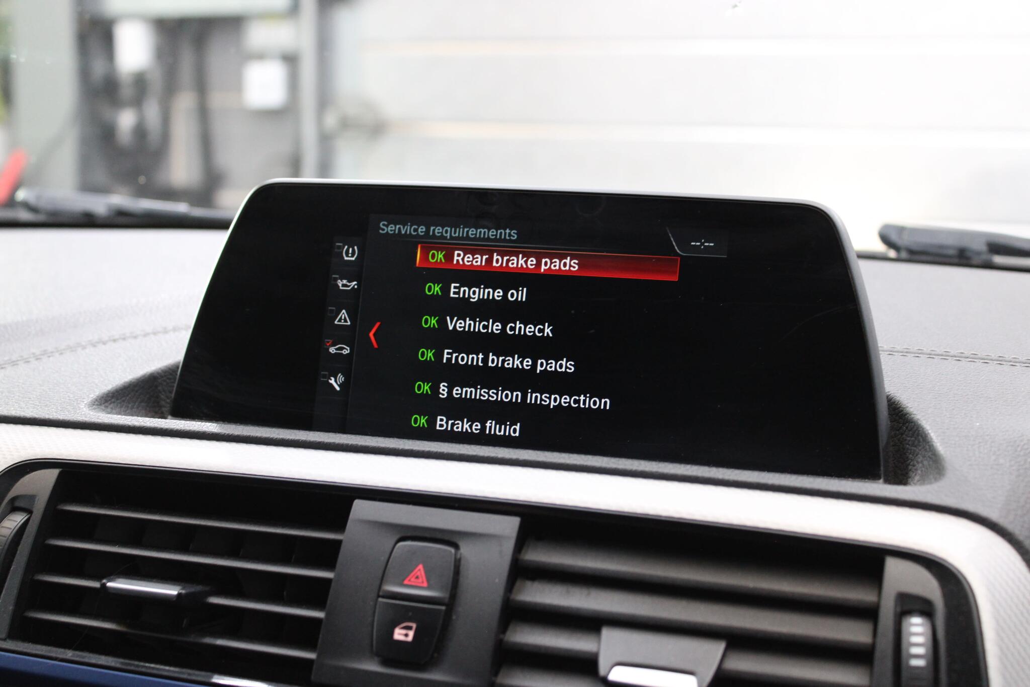 BMW 2 Series view 26