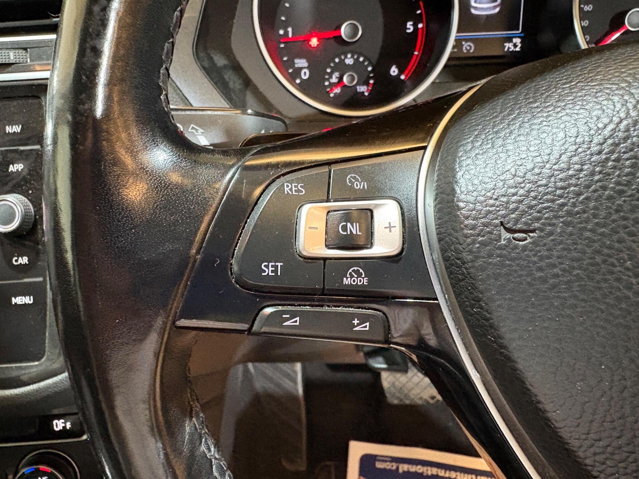 Volkswagen Tiguan view 73