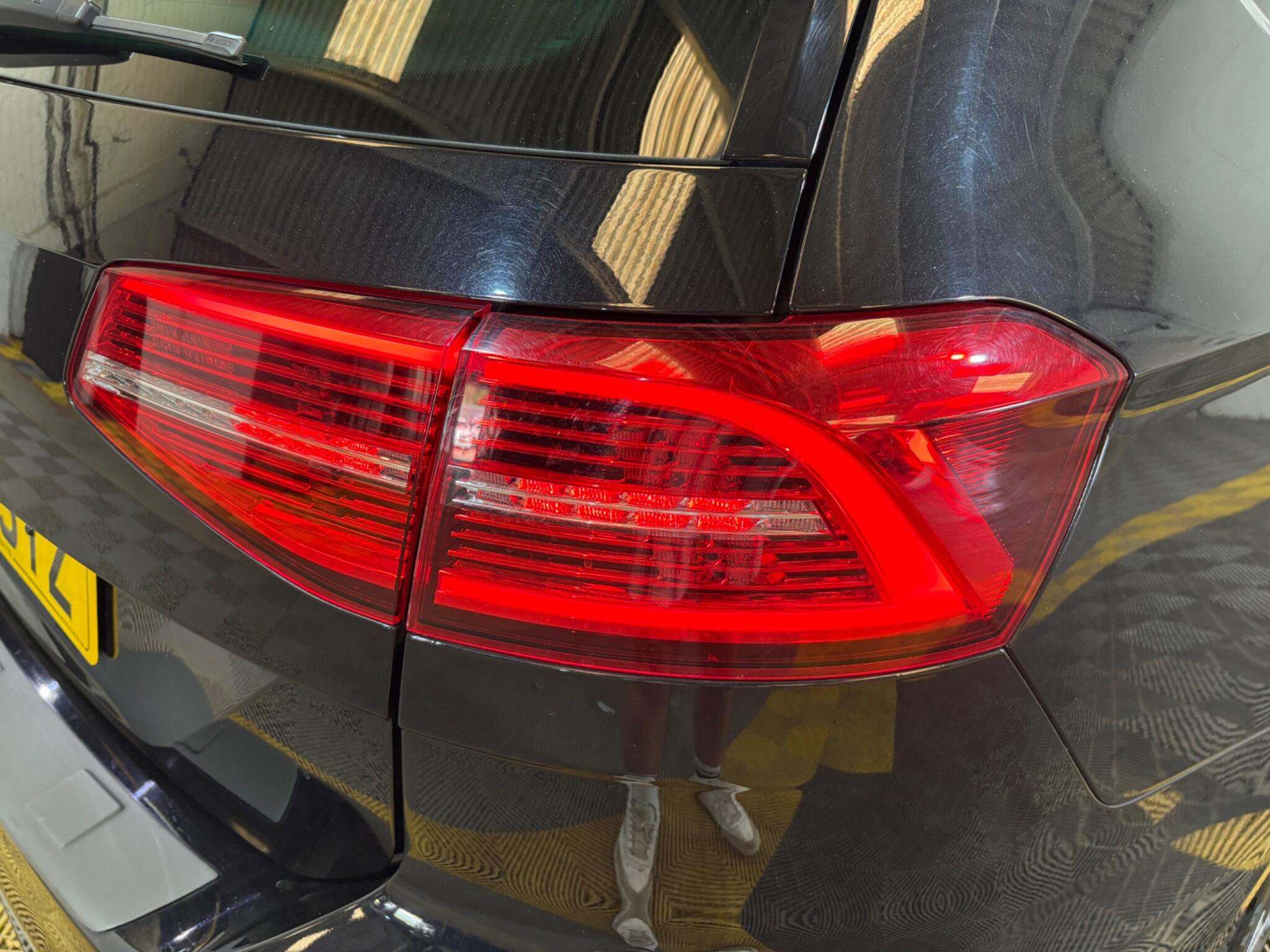 Volkswagen Passat view 89